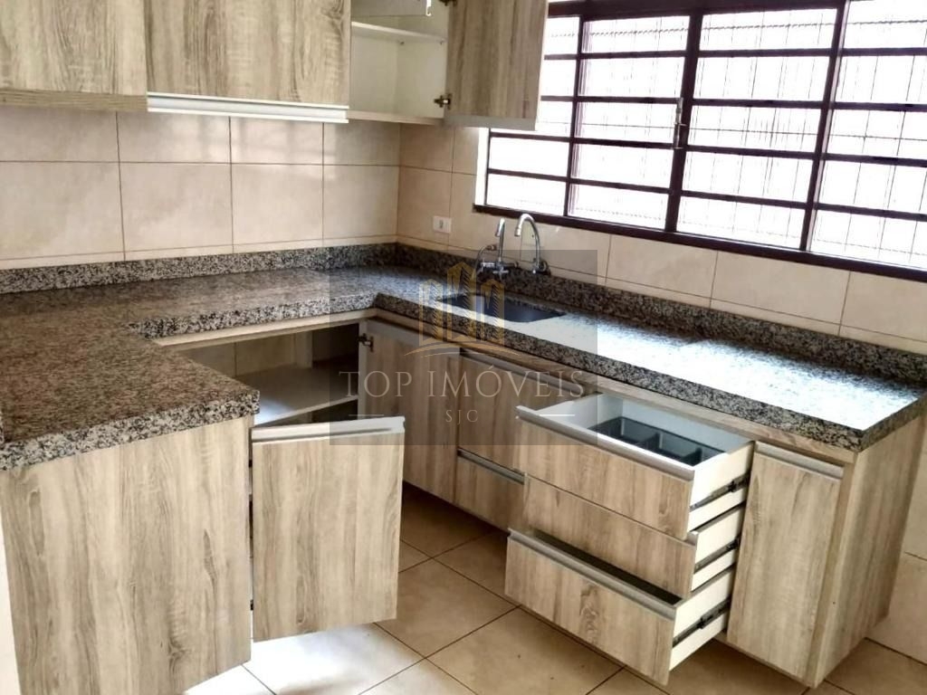Sobrado à venda, com 3 dormitórios, 182 m² - Monte Castelo - São José dos Campos/SP