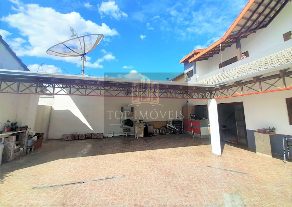 Belíssima casa com 240m² no Jardim Santa Maria, Jacareí/SP