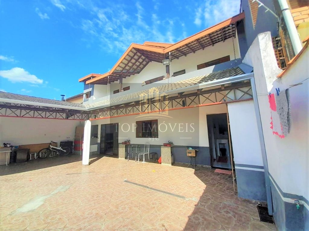 Belíssima casa com 240m² no Jardim Santa Maria, Jacareí/SP