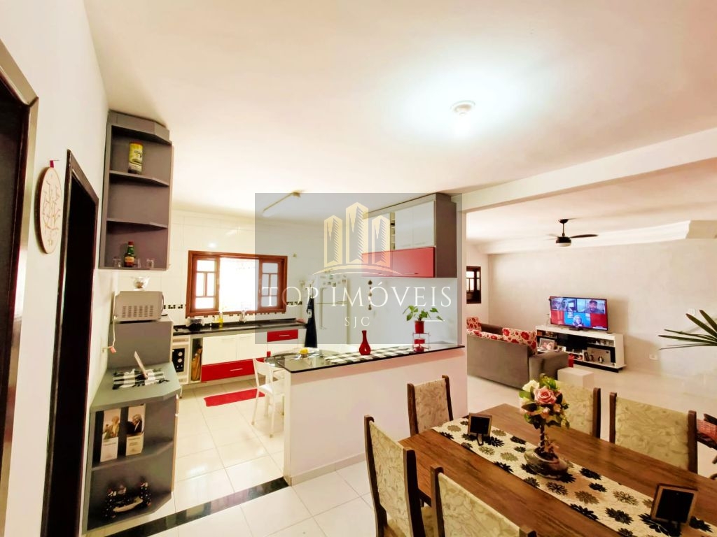 Belíssima casa com 240m² no Jardim Santa Maria, Jacareí/SP