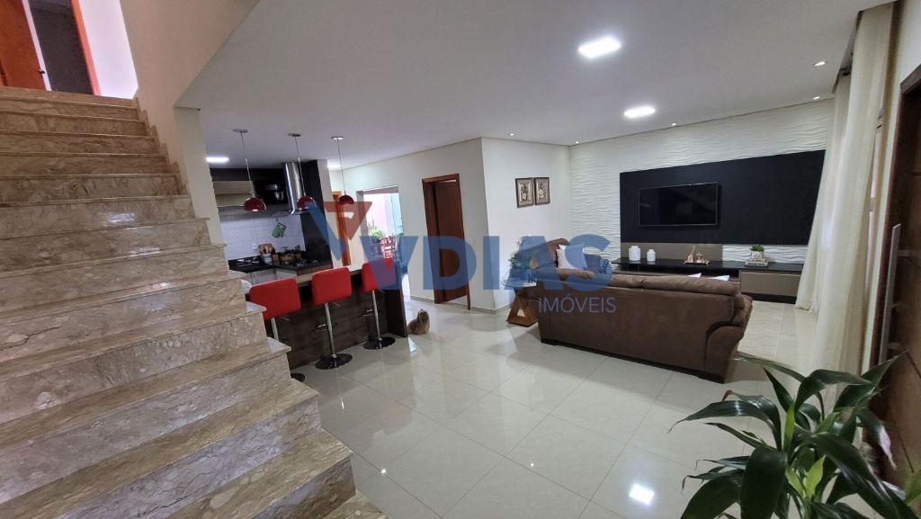 Casa, 3 quartos, 204 m² - Foto 4