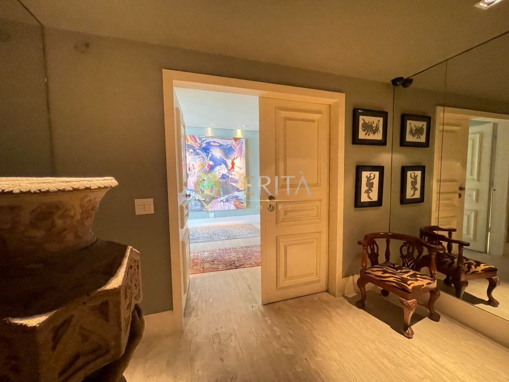 Apartamento 3 suítes no flamengo com 468m².