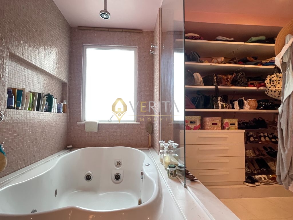 Apartamento 3 suítes no Flamengo com 468m².