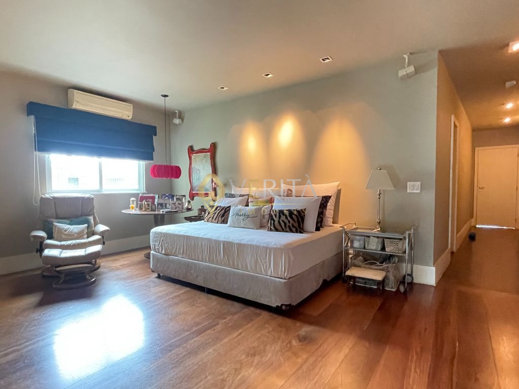 Apartamento 3 suítes no Flamengo com 468m².