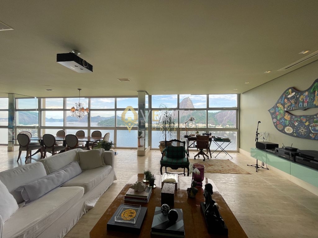 Apartamento 3 suítes no flamengo com 468m².