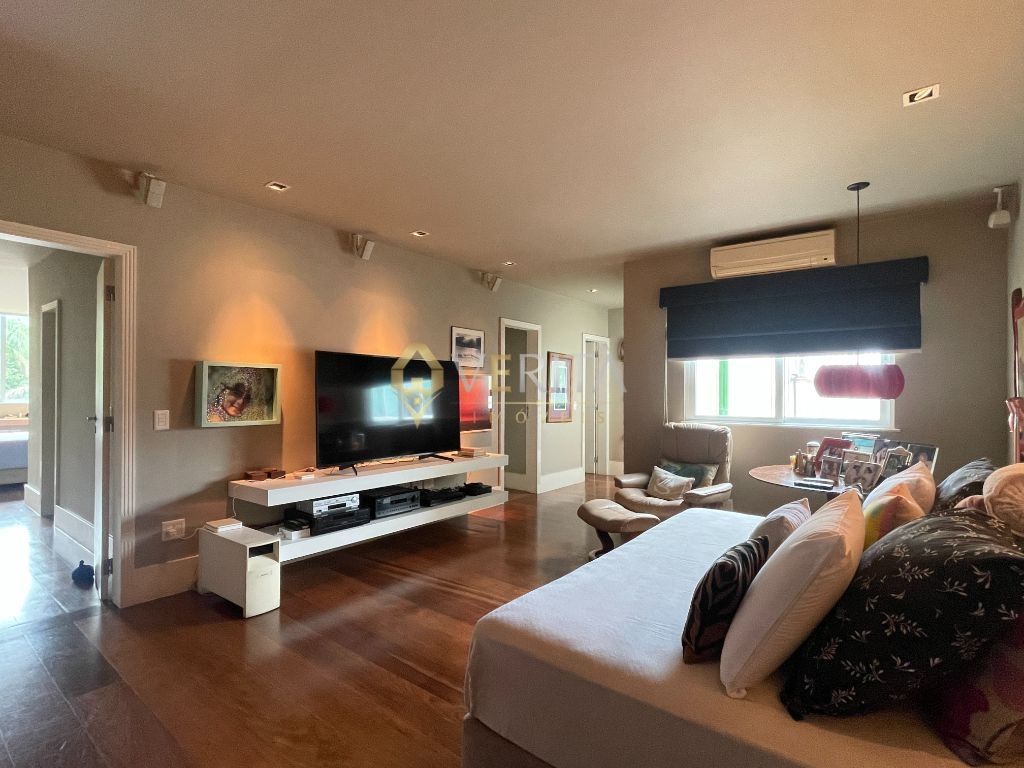 Apartamento 3 suítes no Flamengo com 468m².