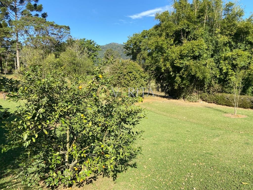 Terreno perfeito na beira da estrada em capelinha entre rese