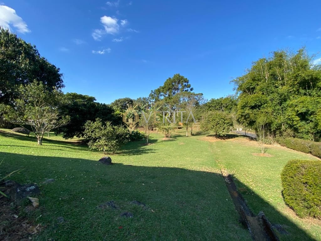 Terreno perfeito na beira da estrada em capelinha entre rese