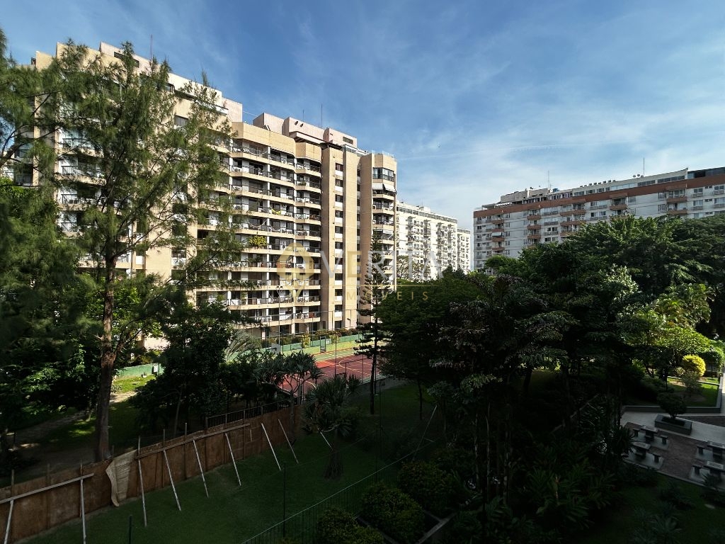 Venda de Apartamentos / Padrão na cidade de Rio de Janeiro