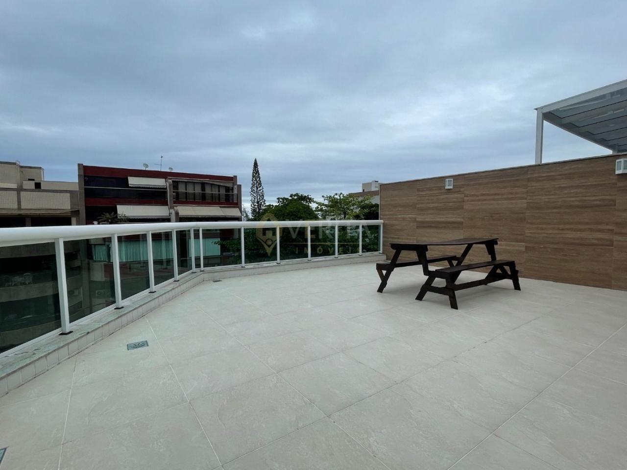 Cobertura duplex no Recreio a 1 quadra da praia.