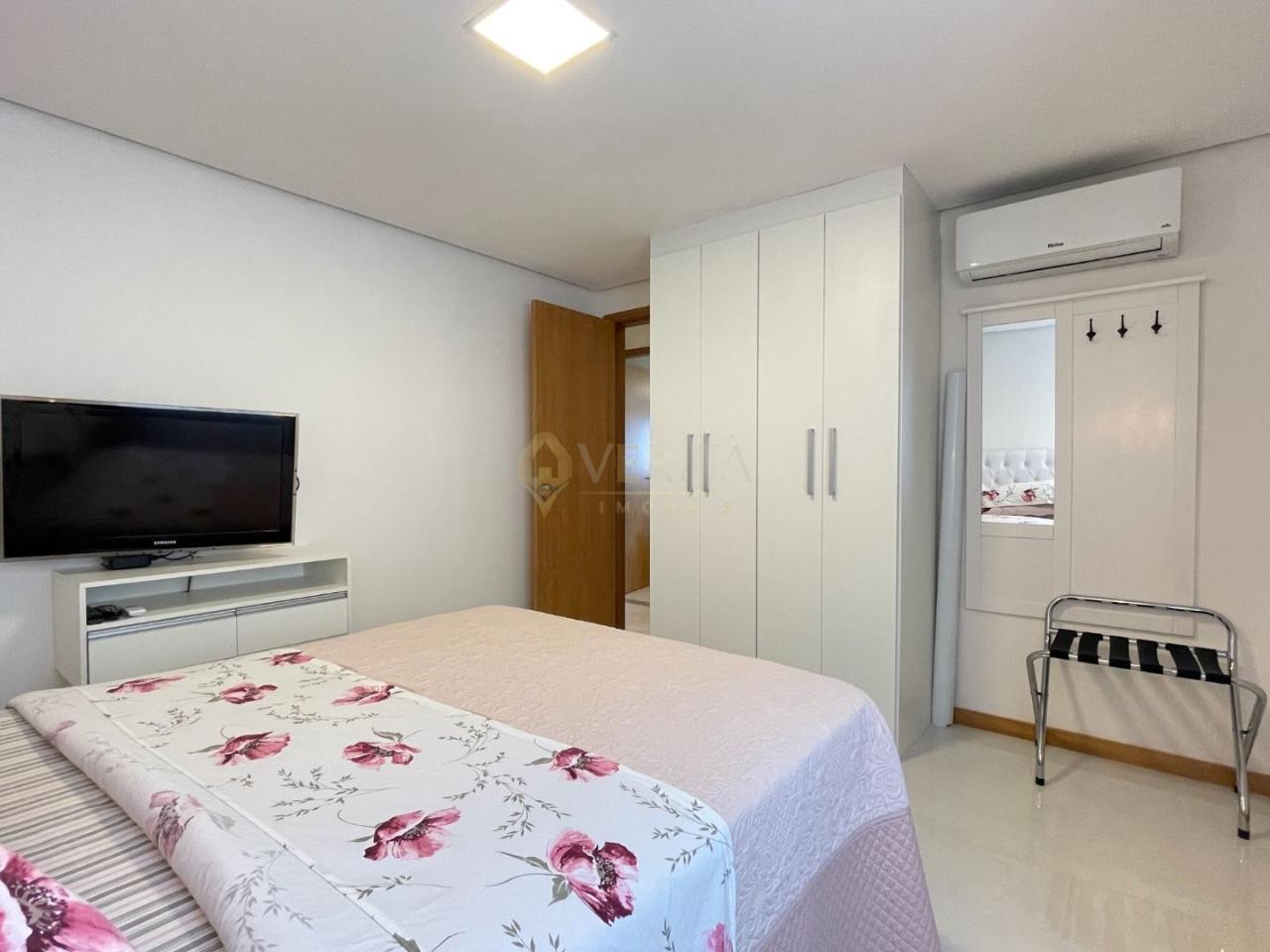 Cobertura duplex no Recreio a 1 quadra da praia.