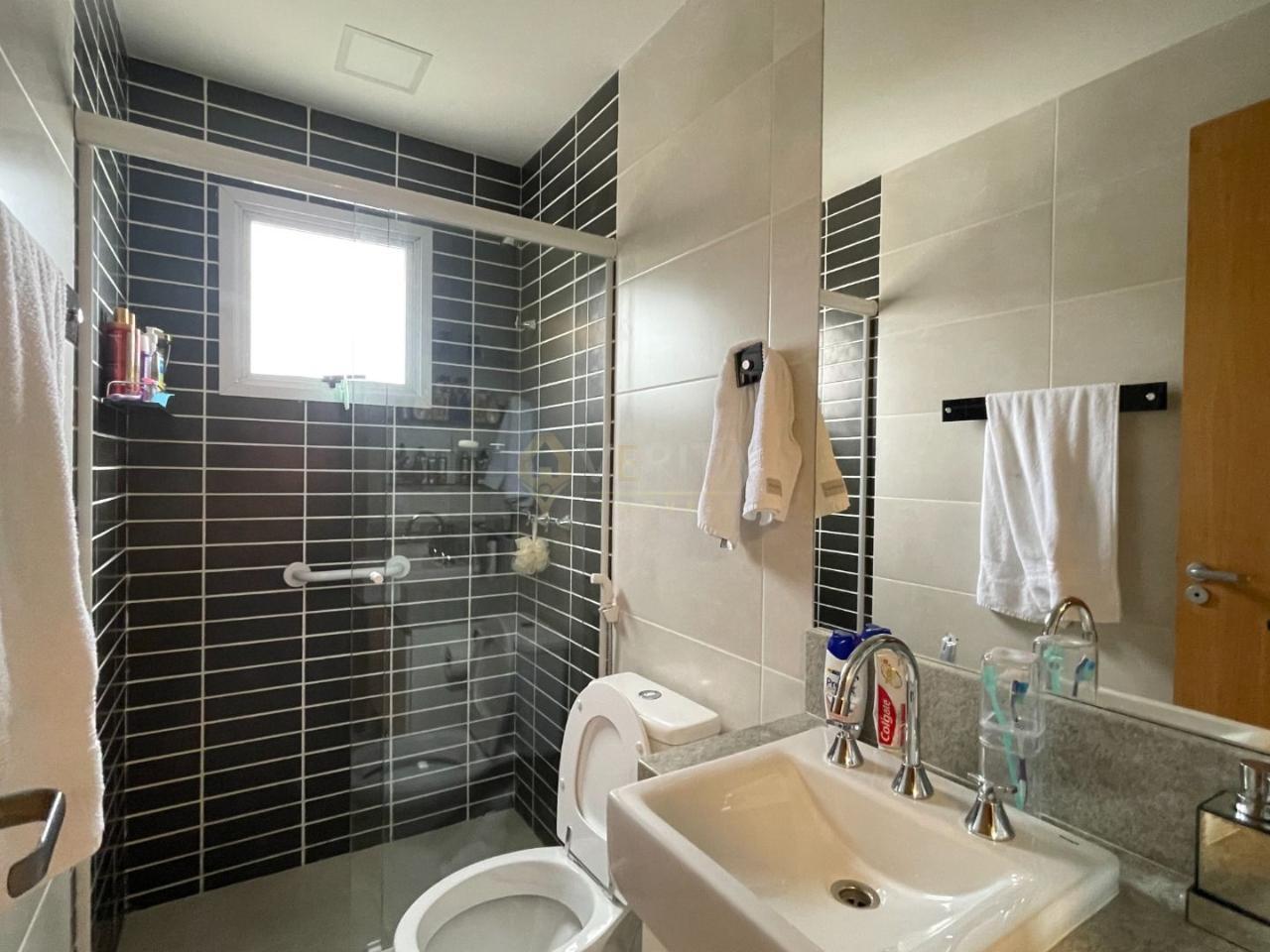 Cobertura duplex no Recreio a 1 quadra da praia.