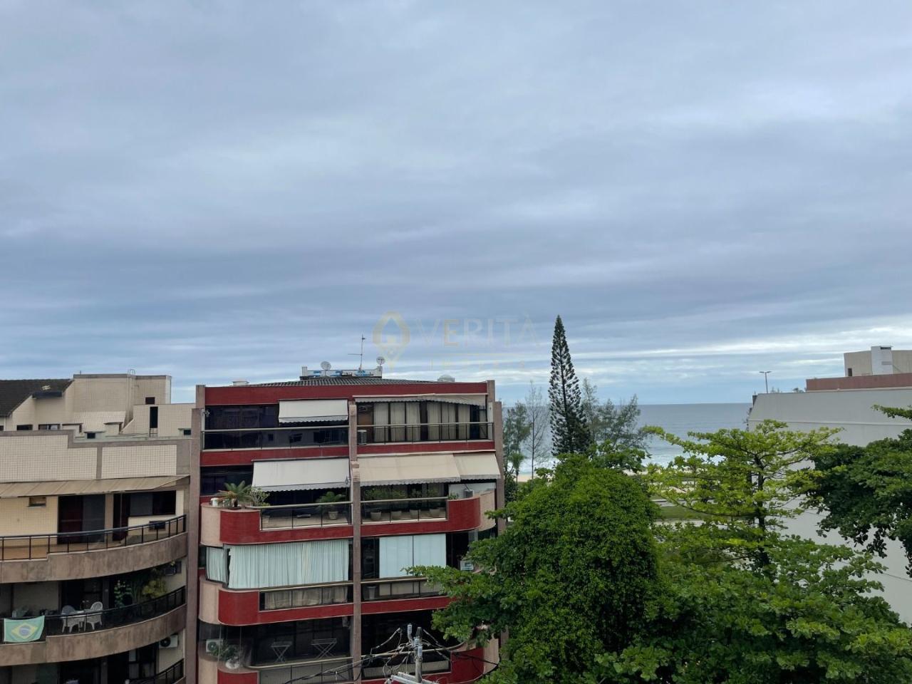 Cobertura duplex no Recreio a 1 quadra da praia.