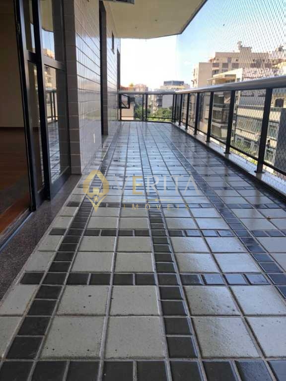 Cobertura com 4 quartos sendo 2 suítes na Tijuca próximo a Praça Saens Penã