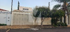 Ótima casa no Jardim Claret com potencial para comércio também! - Village Imobiliária