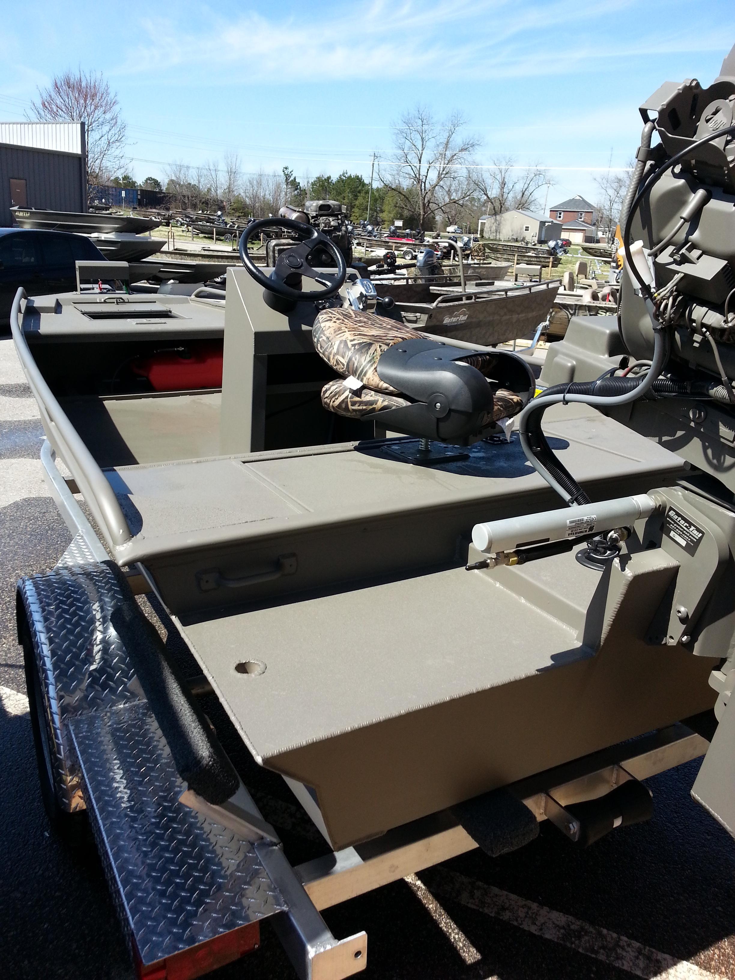 Muddy Bay GATOR TAIL 1854 Extreme Series Center