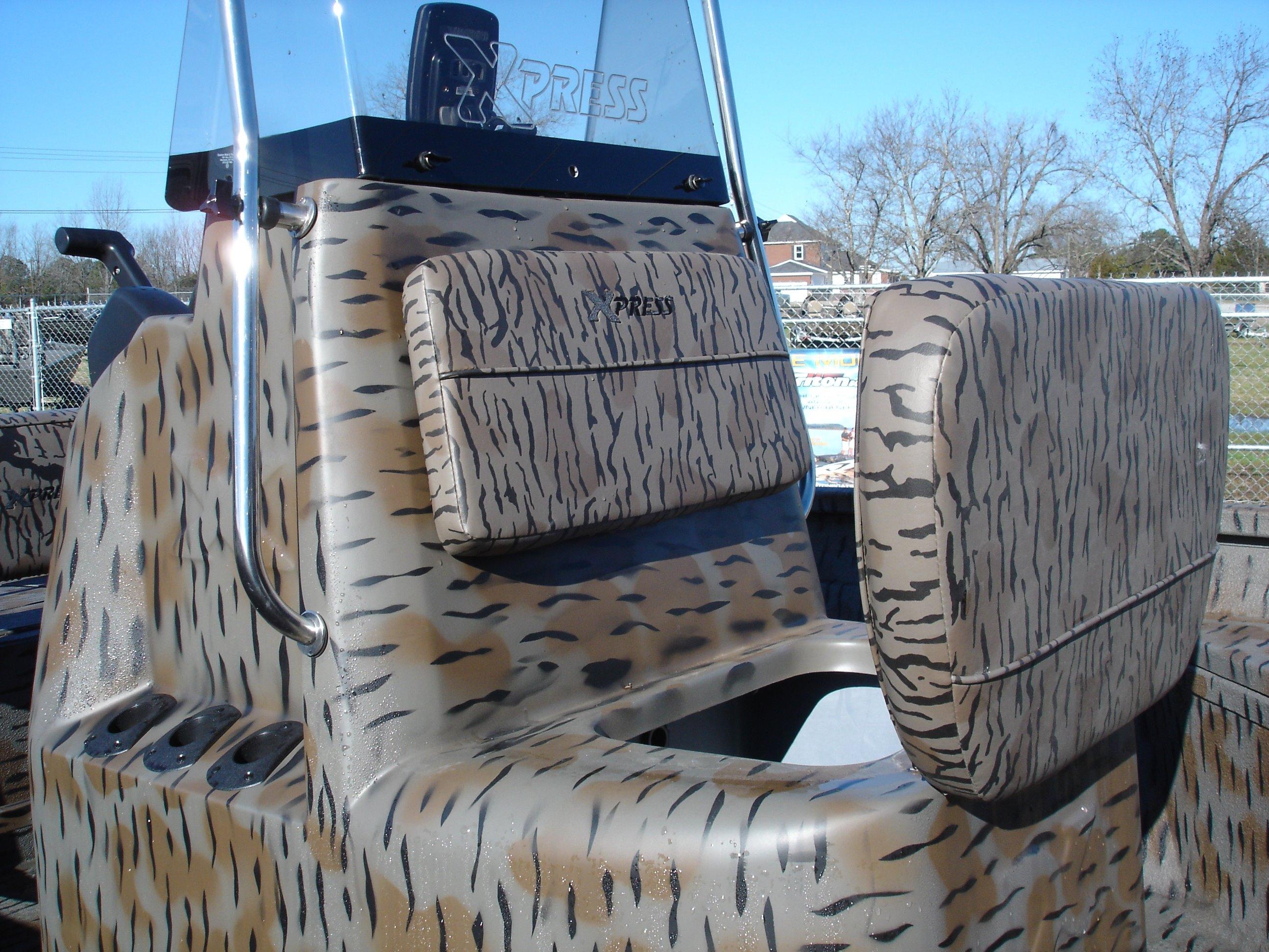 Muddy Bay Xpress H20 Bay Boat Camo