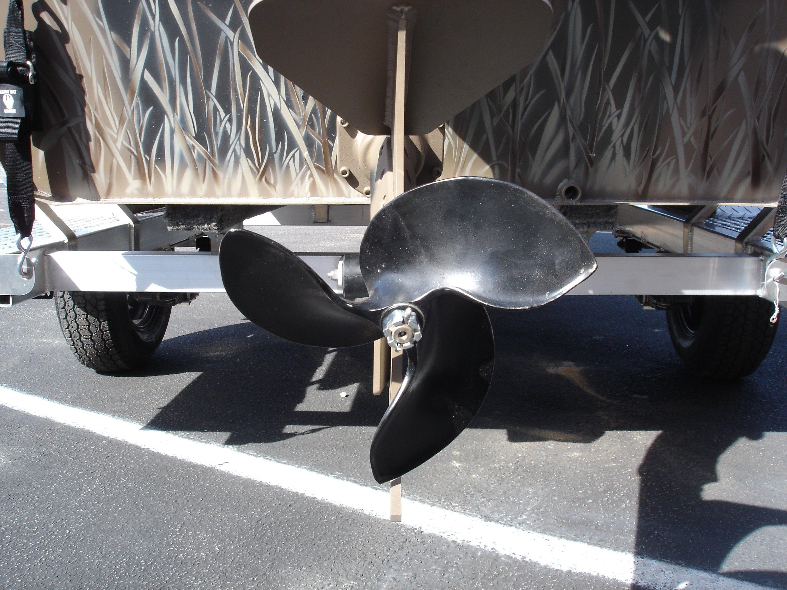 Muddy Bay ProDrive 1854 Center Console