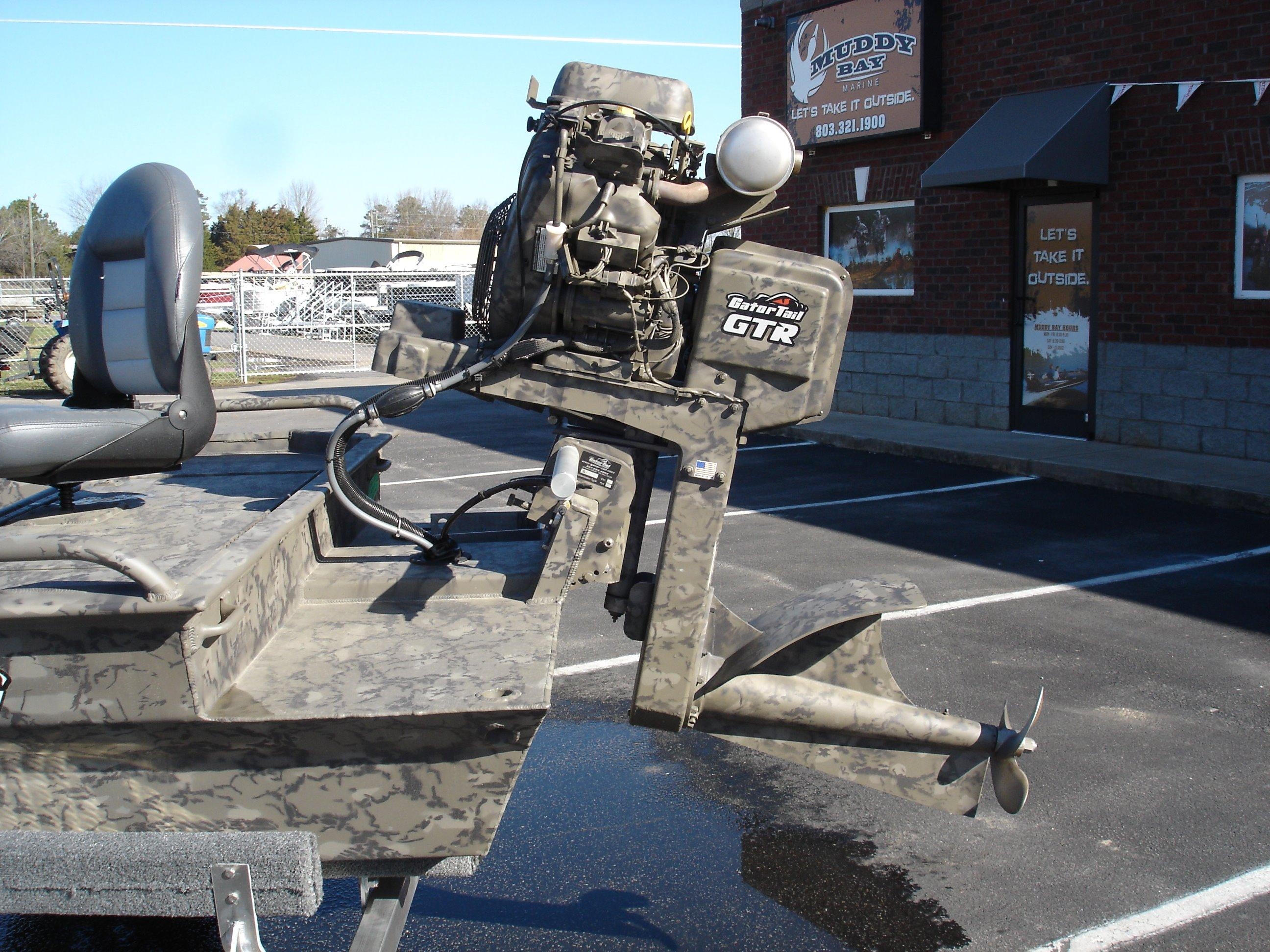 Muddy Bay GATOR TAIL 1854 Extreme Center Console
