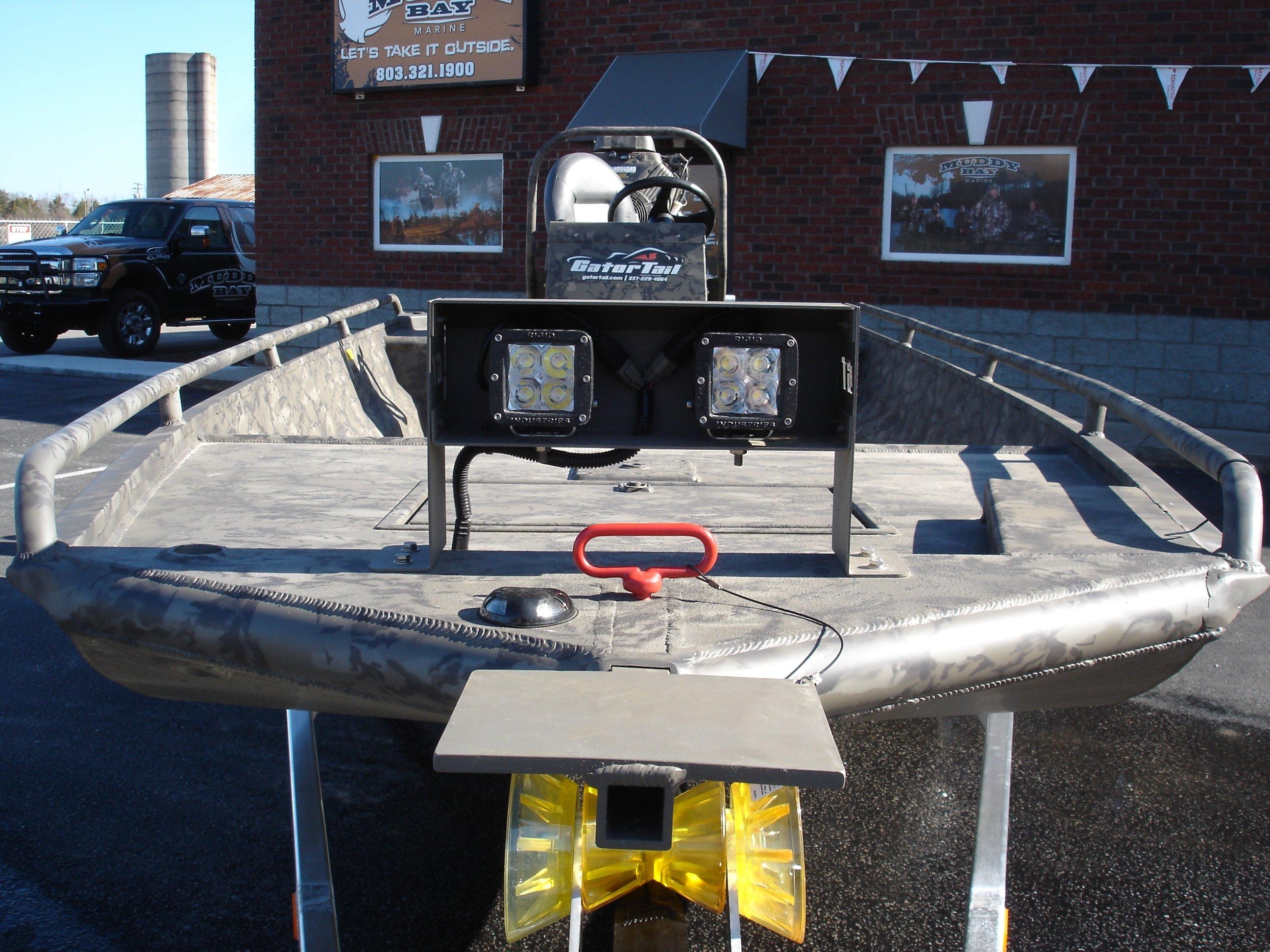 Muddy Bay GATOR TAIL 1854 Extreme Center Console
