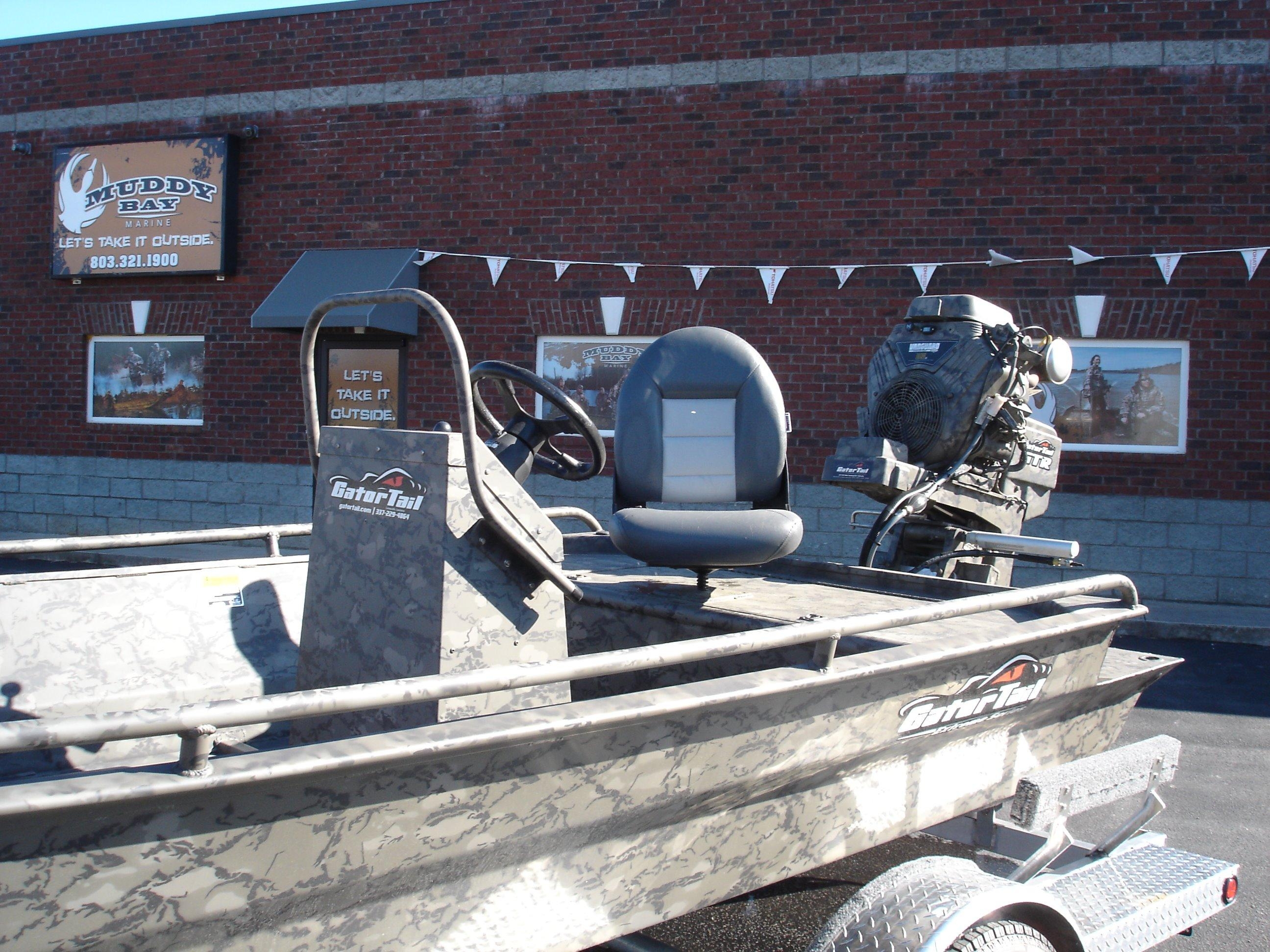 Muddy Bay GATOR TAIL 1854 Extreme Center Console