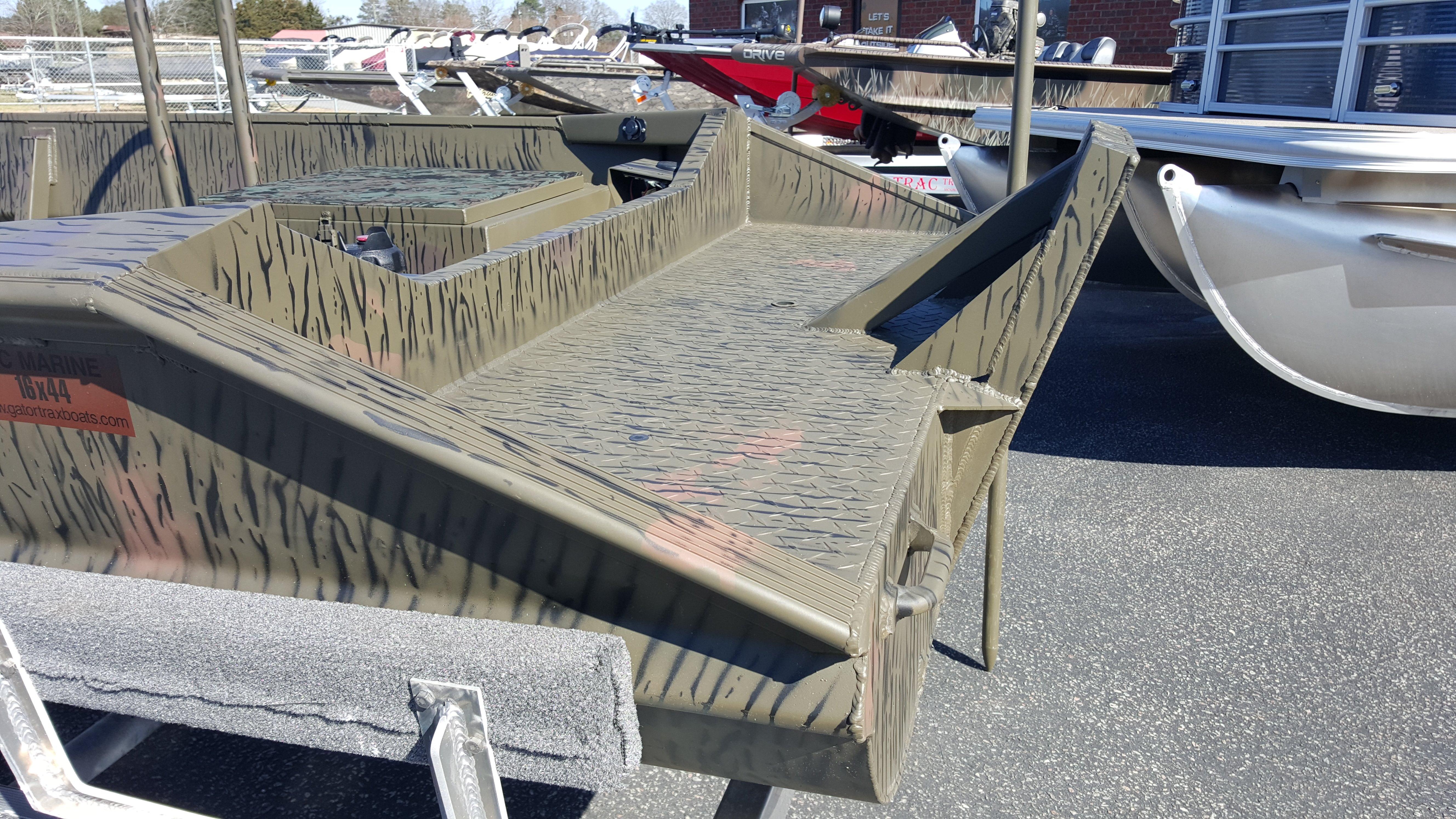 Muddy Bay Gator Trax 16x44 Sport Hunt Deck