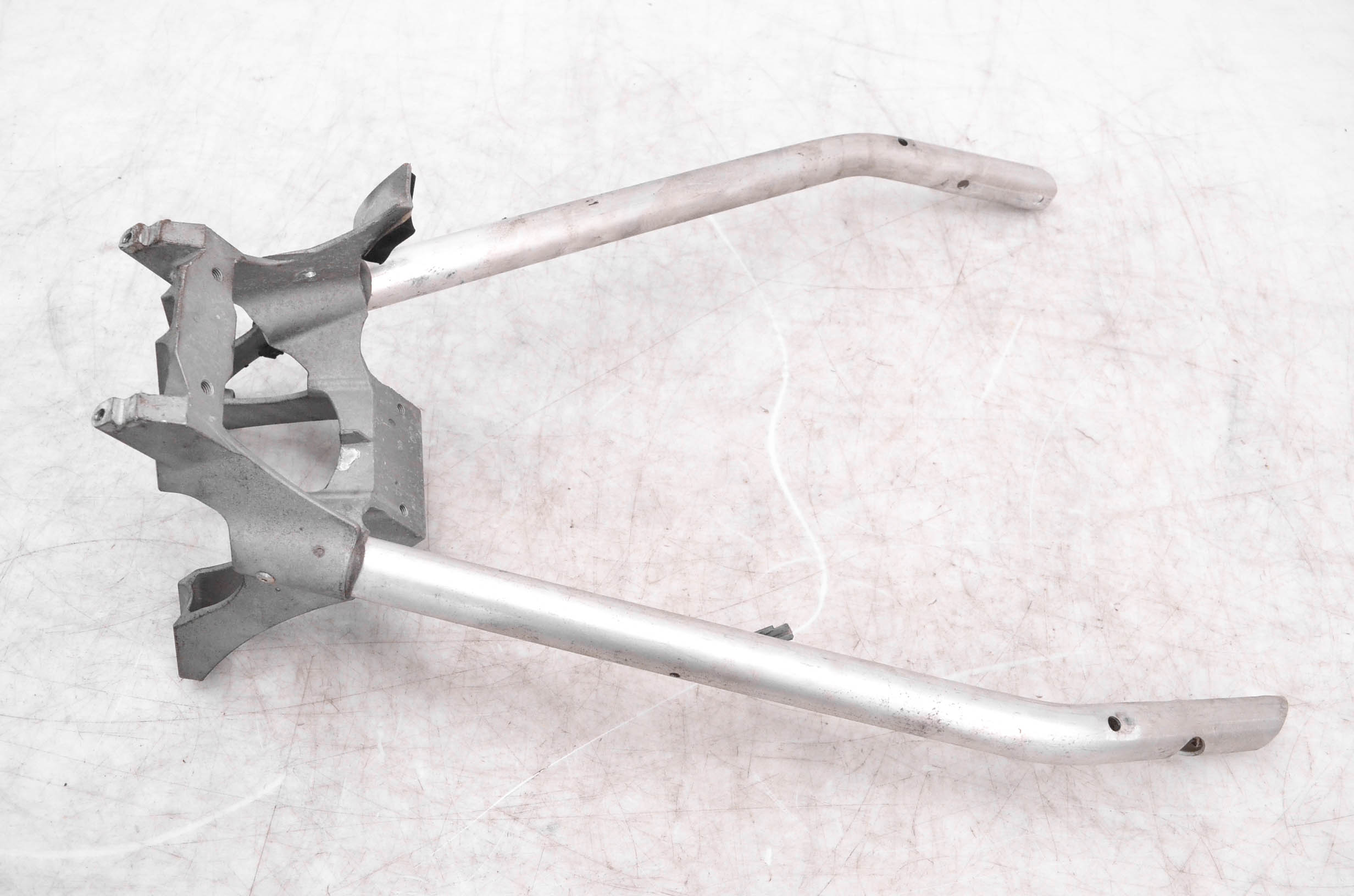 16 Polaris Indy 550 Rear Frame Bracket Mount 121"