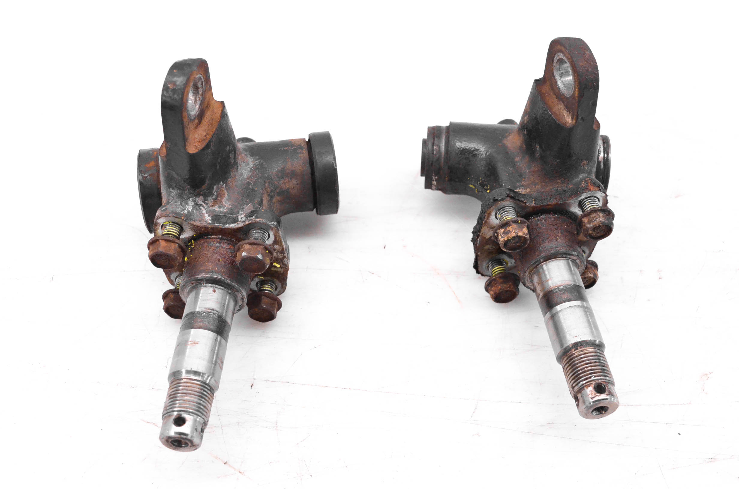 91 Honda Fourtrax 200 Front Spindles Knuckles Left & Right TRX200