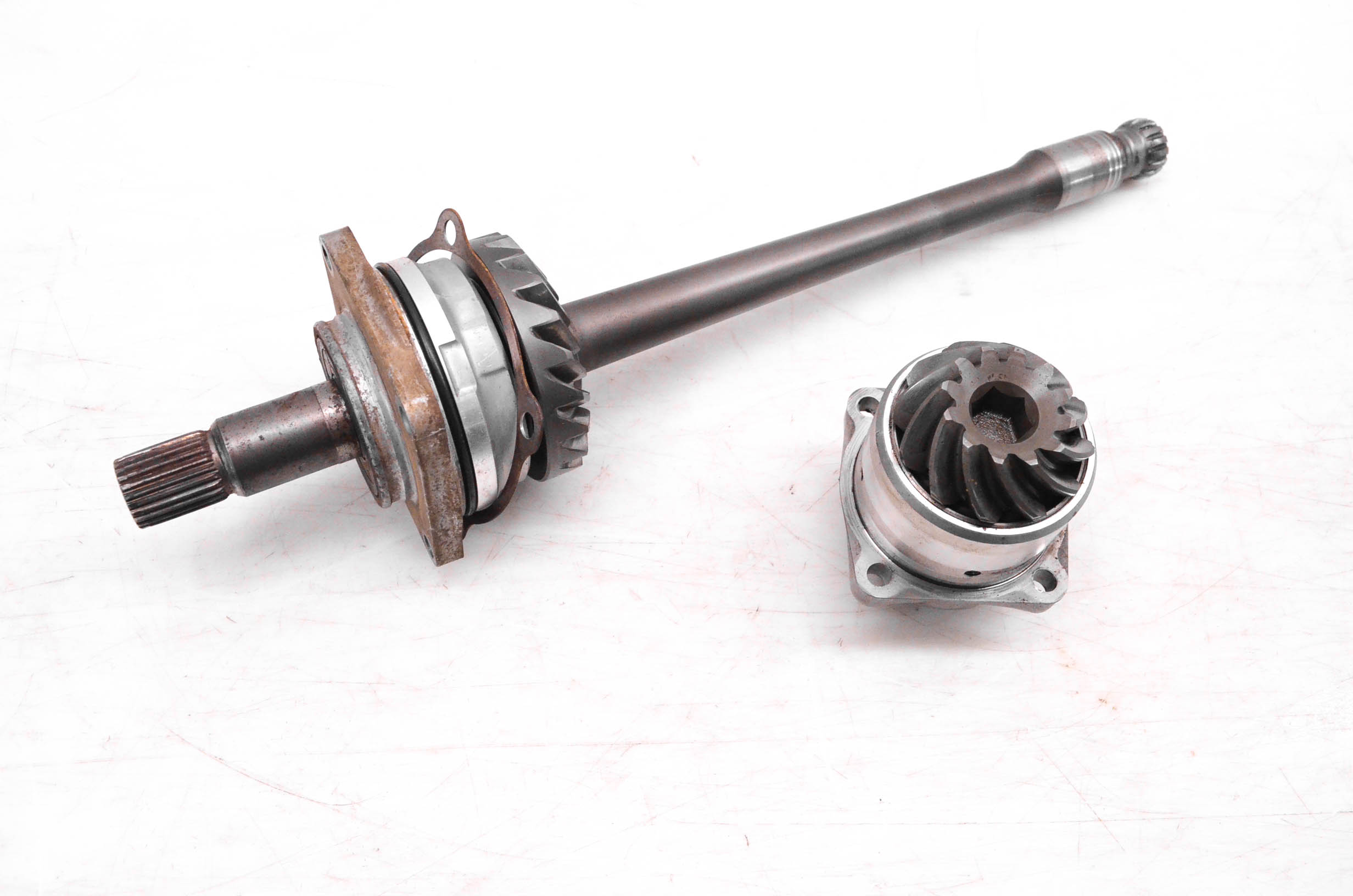04 Suzuki Twin Peaks 700 4x4 Transmission Bevel Gears Output Shaft LTV700F