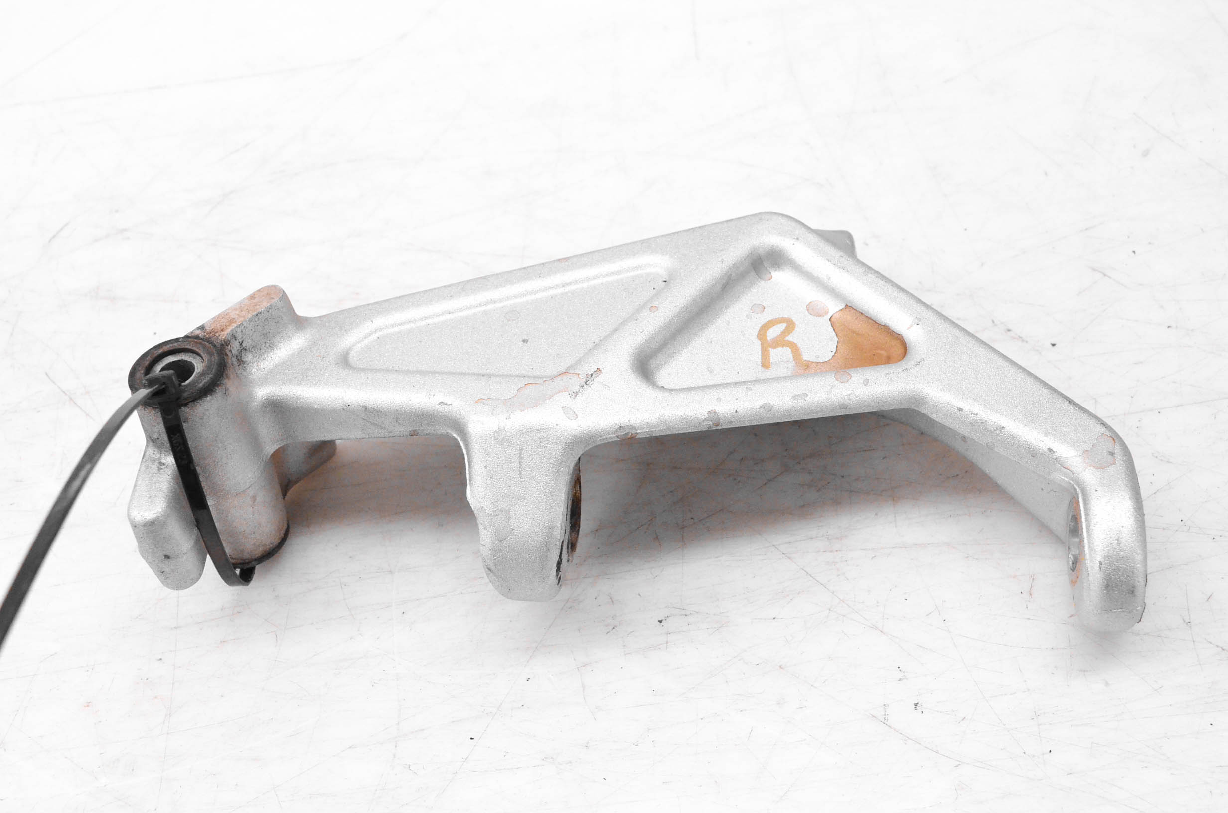 10 Ski-Doo MXZ Adrenaline 800R Front Right Spindle Knuckle 120"
