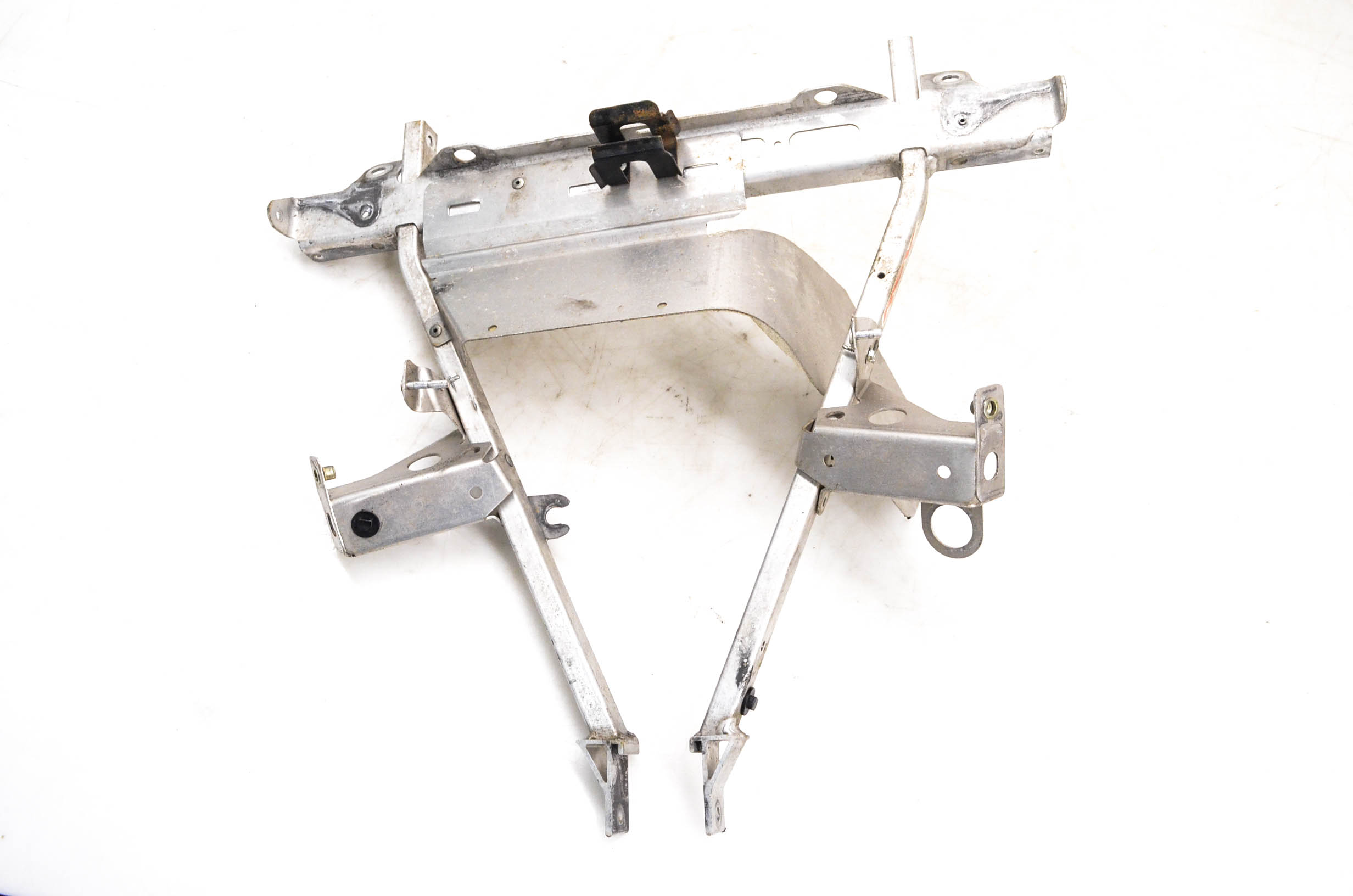 04 Ski-Doo MXZ 800 Adrenaline Upper Cross Member Bracket Mount 121"