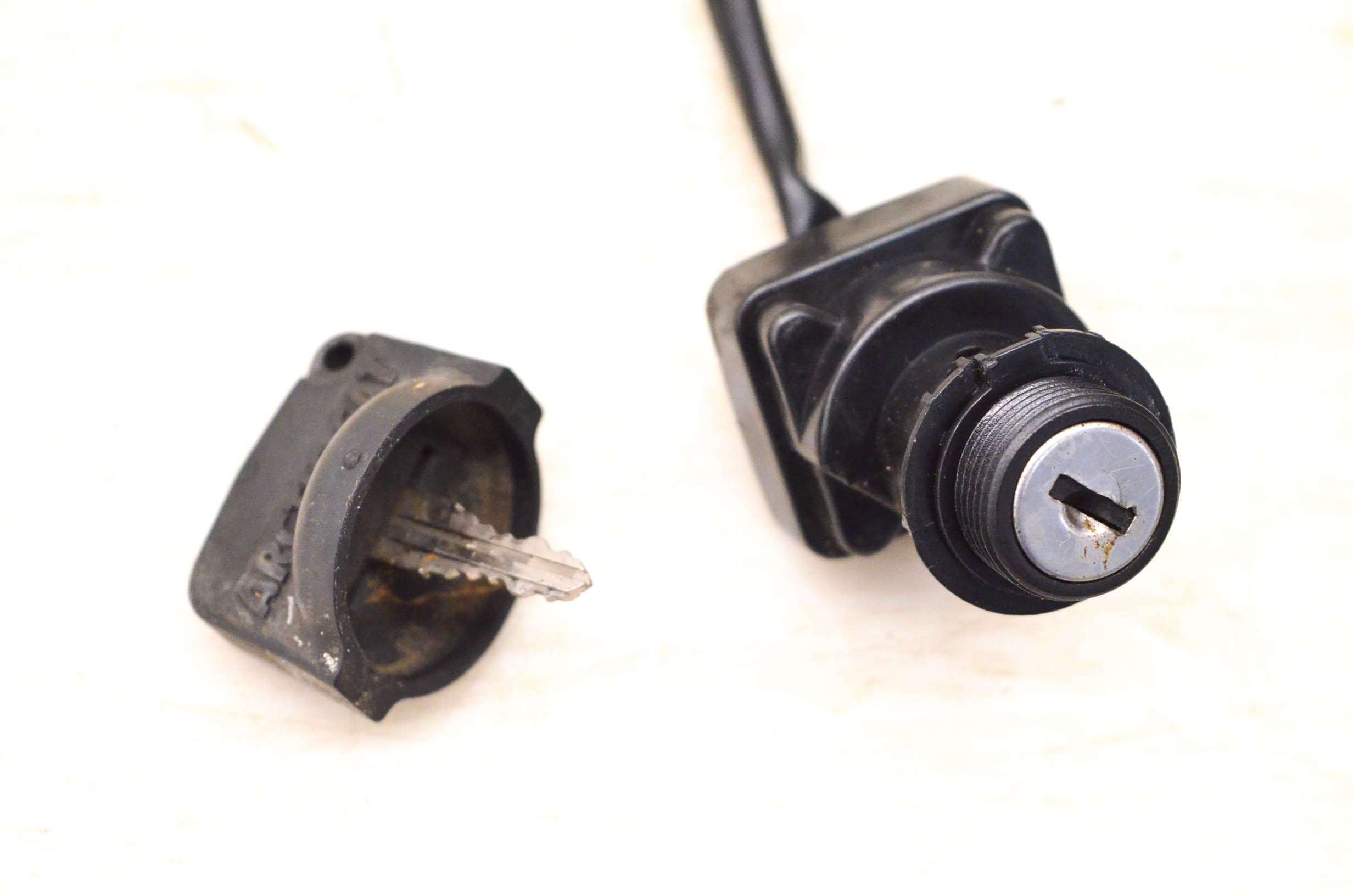 02 Arctic Cat 500 4x4 TBX Key Switch