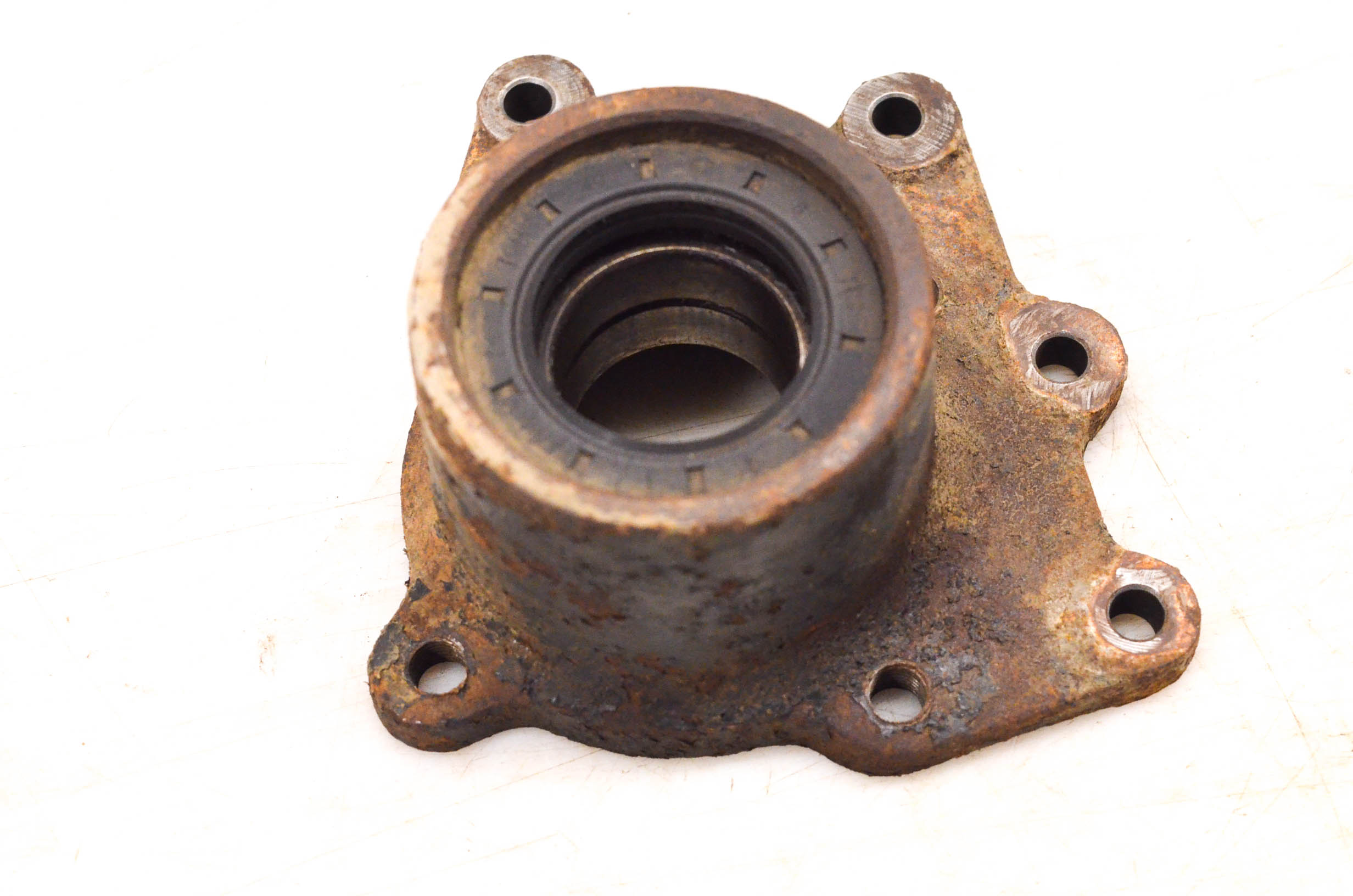 02 Arctic Cat 500 4x4 TBX Right Rear Axle Bearing Carrier