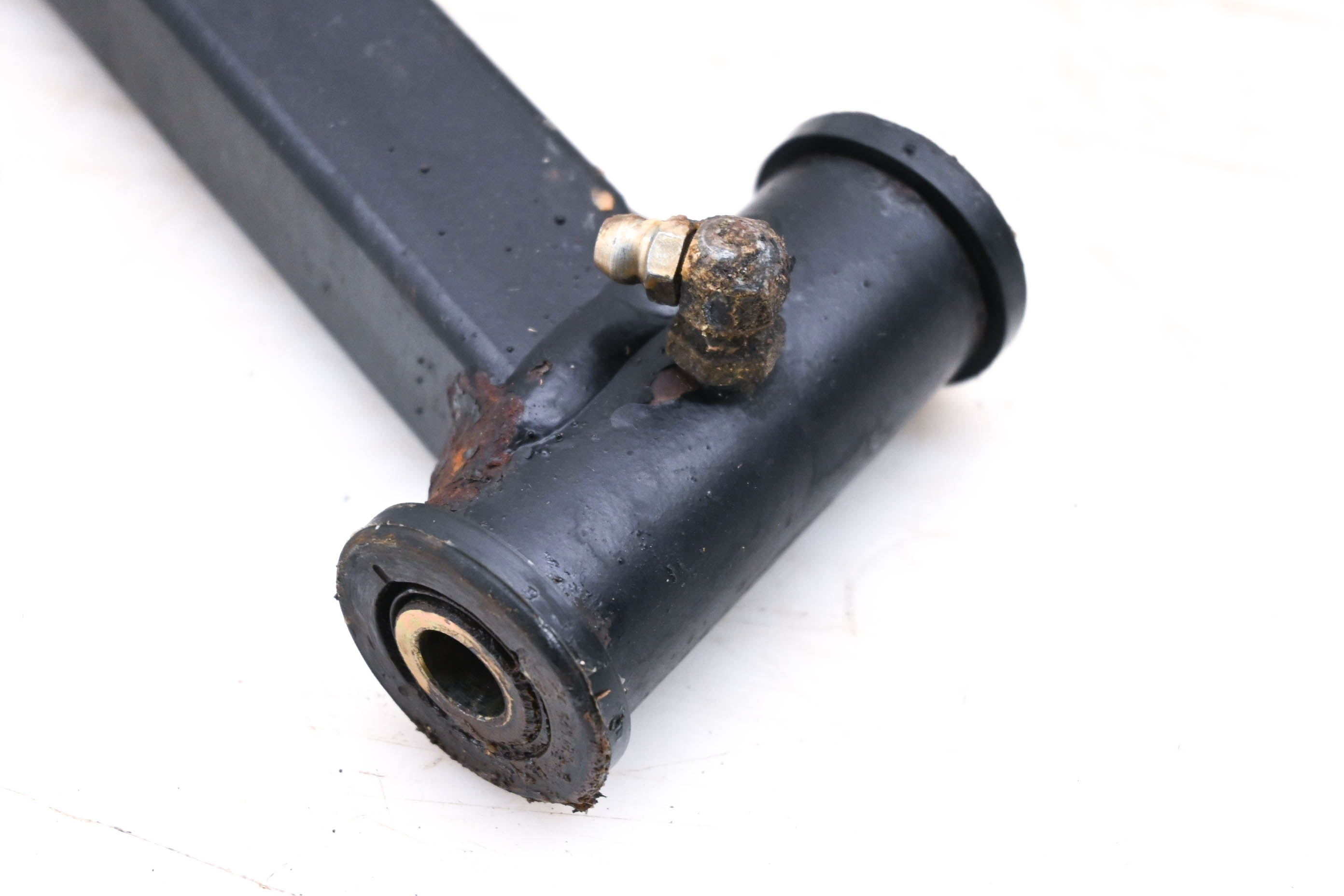 16 Polaris M1400 2x4 Rear Lower Right Left A-Arm