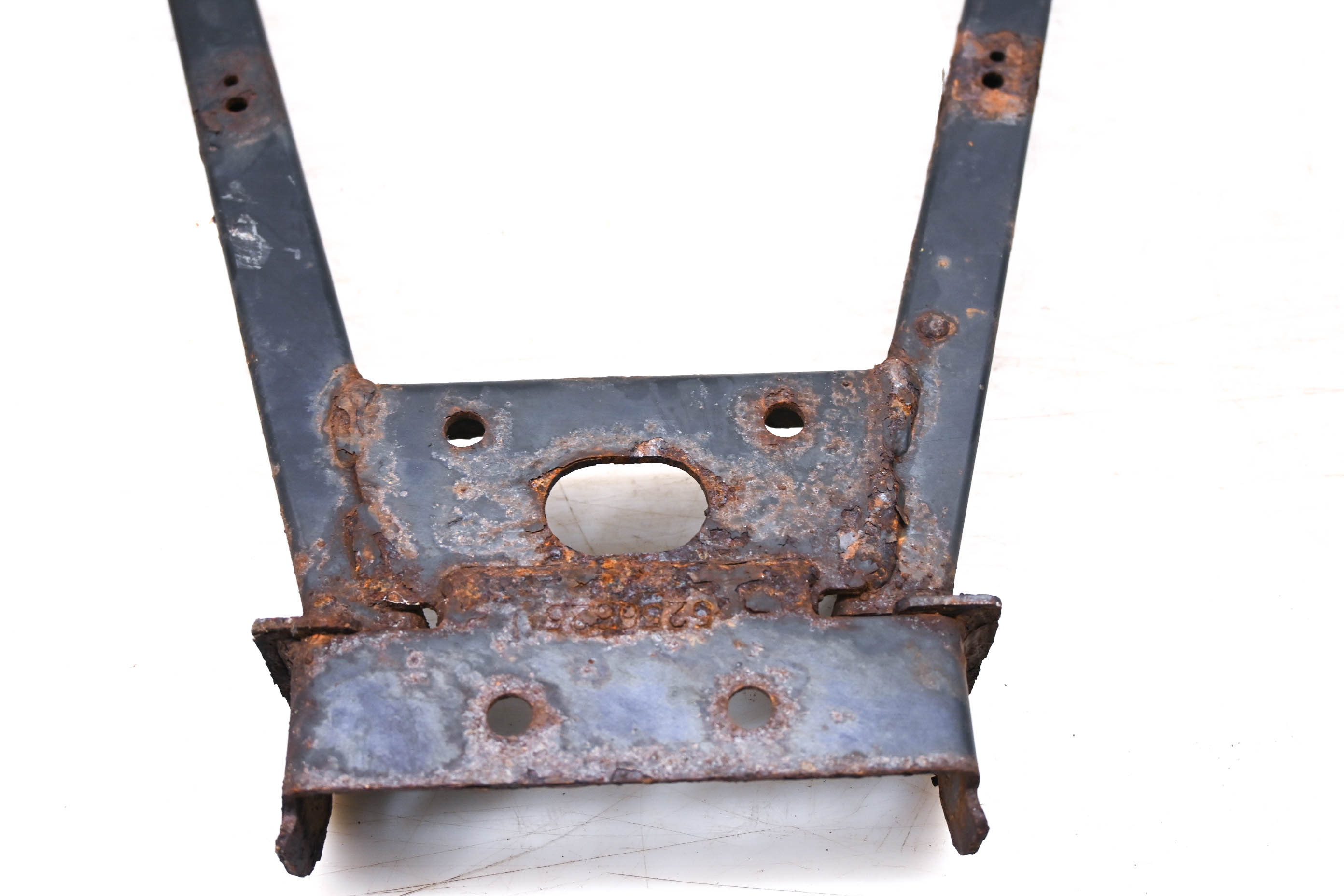 16 Polaris M1400 2x4 Rear Lower Right Left A-Arm