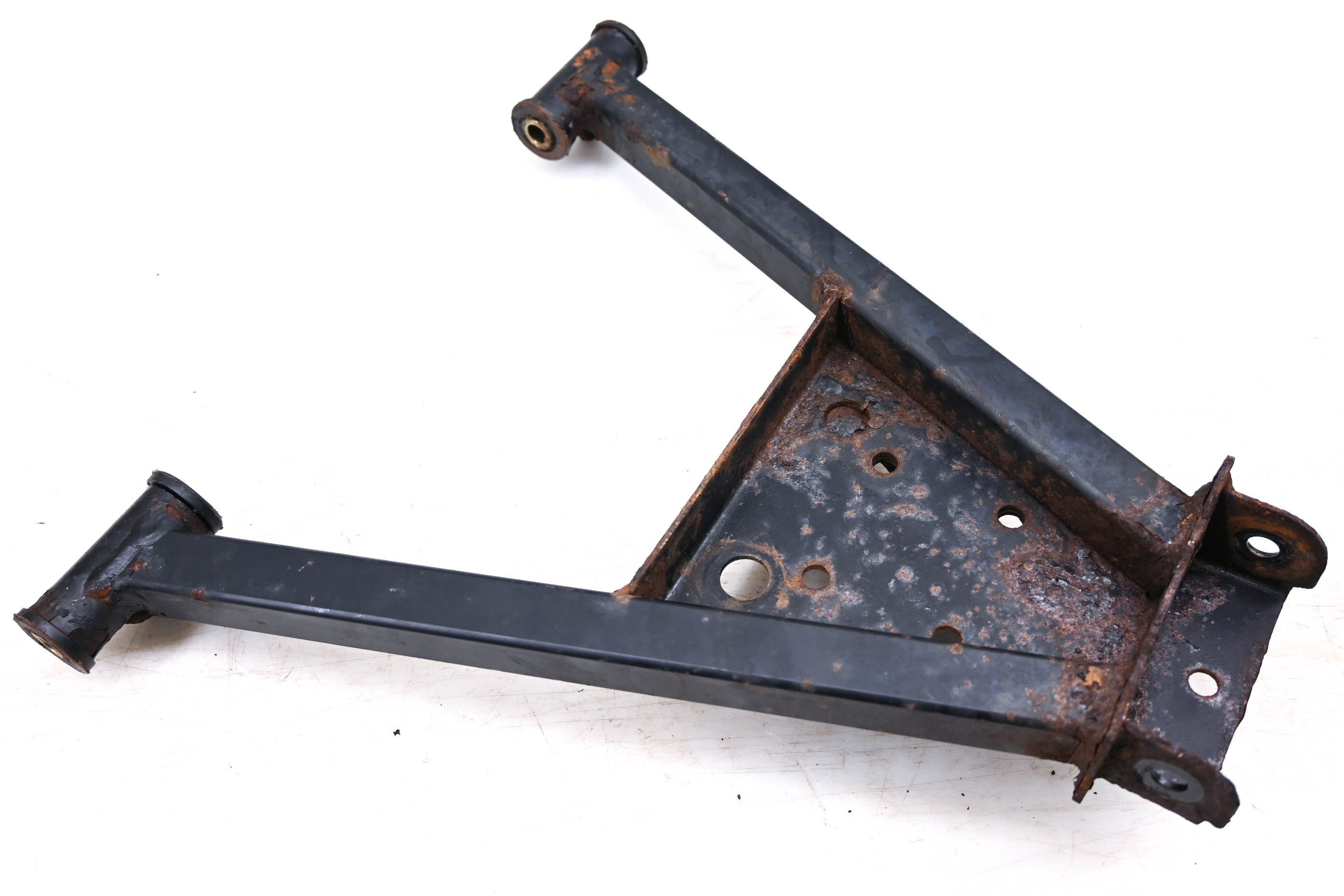 16 Polaris M1400 2x4 Rear Upper Right A-Arm