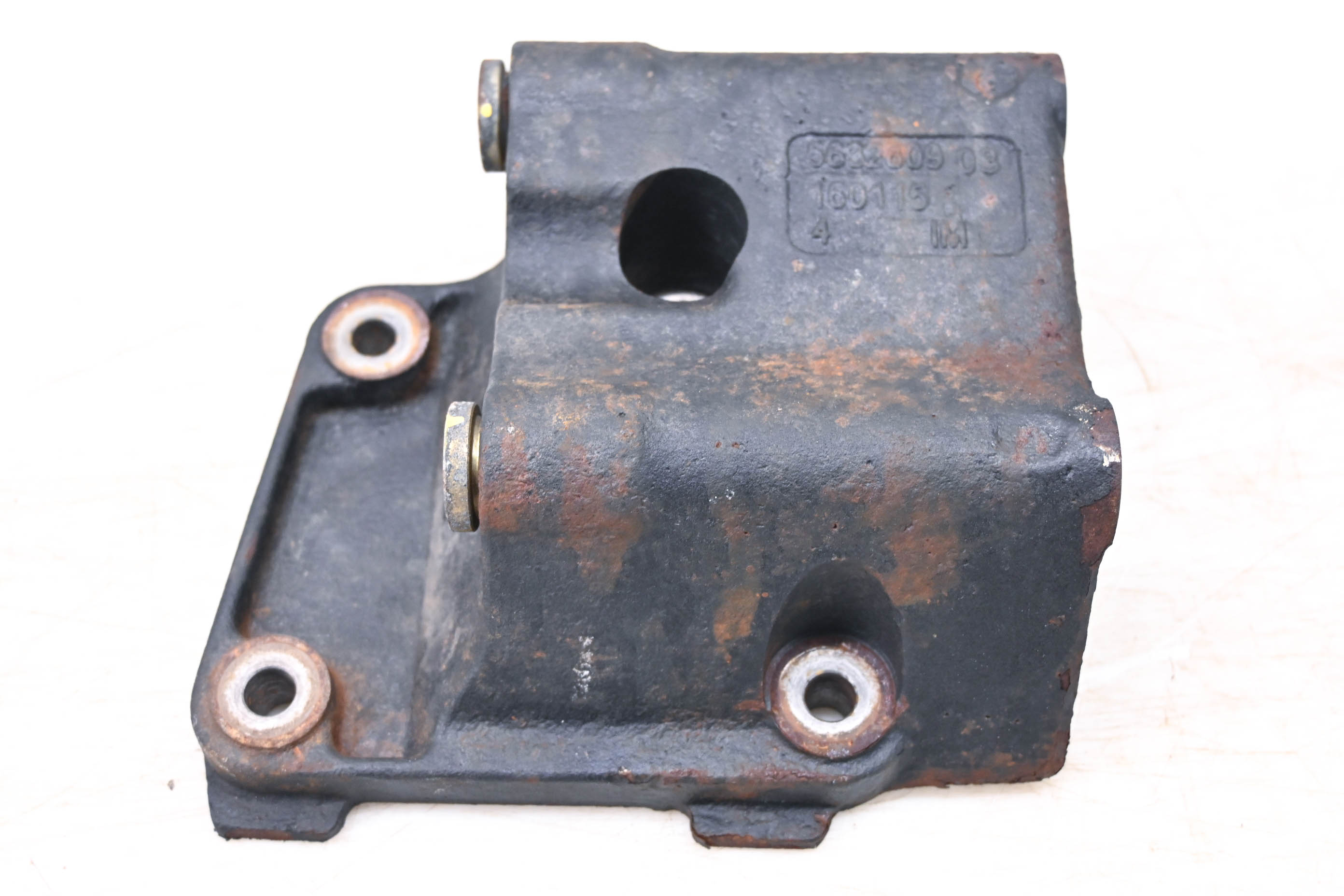 16 Polaris M1400 2x4 Engine Motor Support Bracket Mount