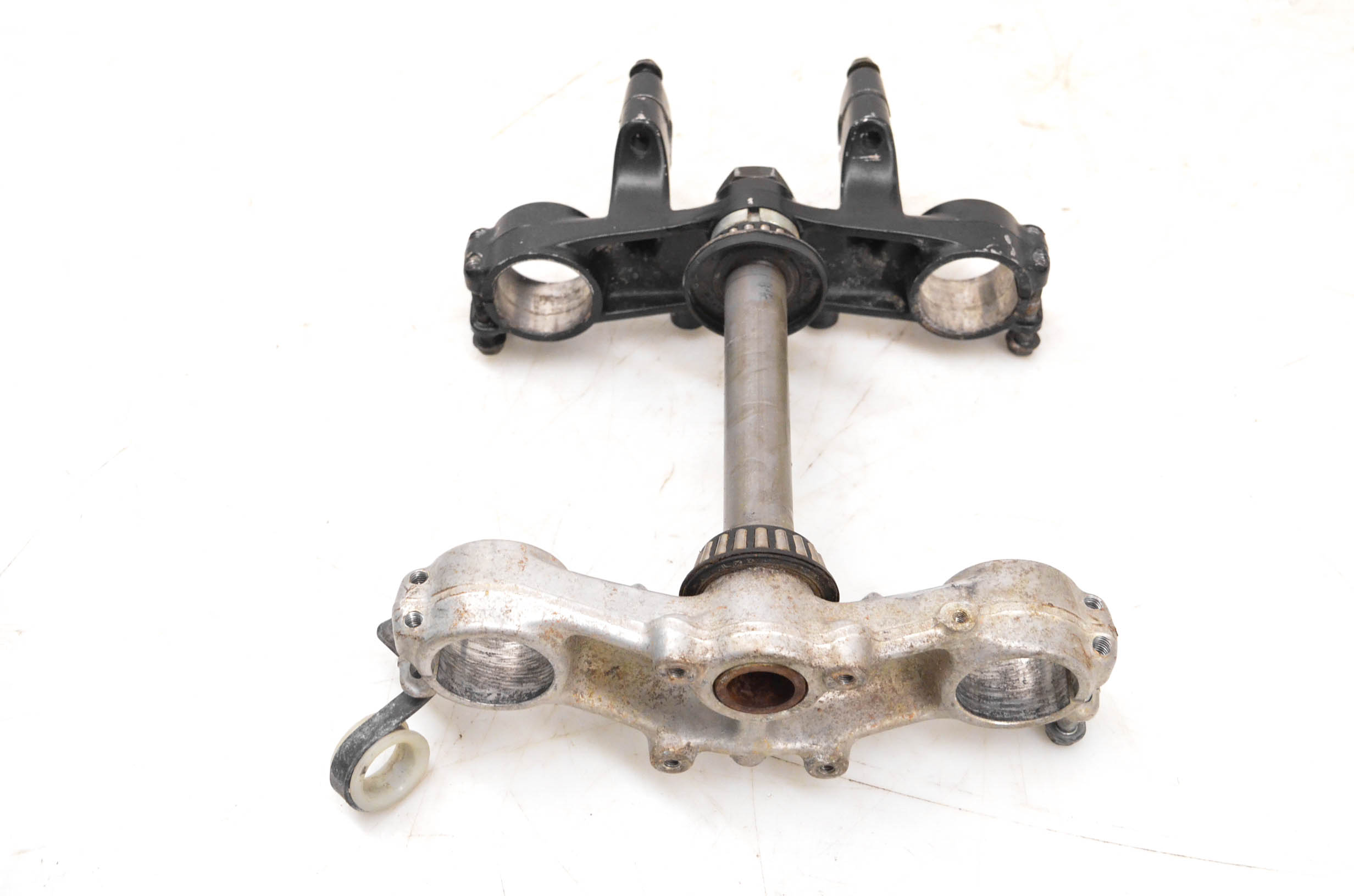 92 Suzuki DR350 Triple Tree Handlebar Clamps