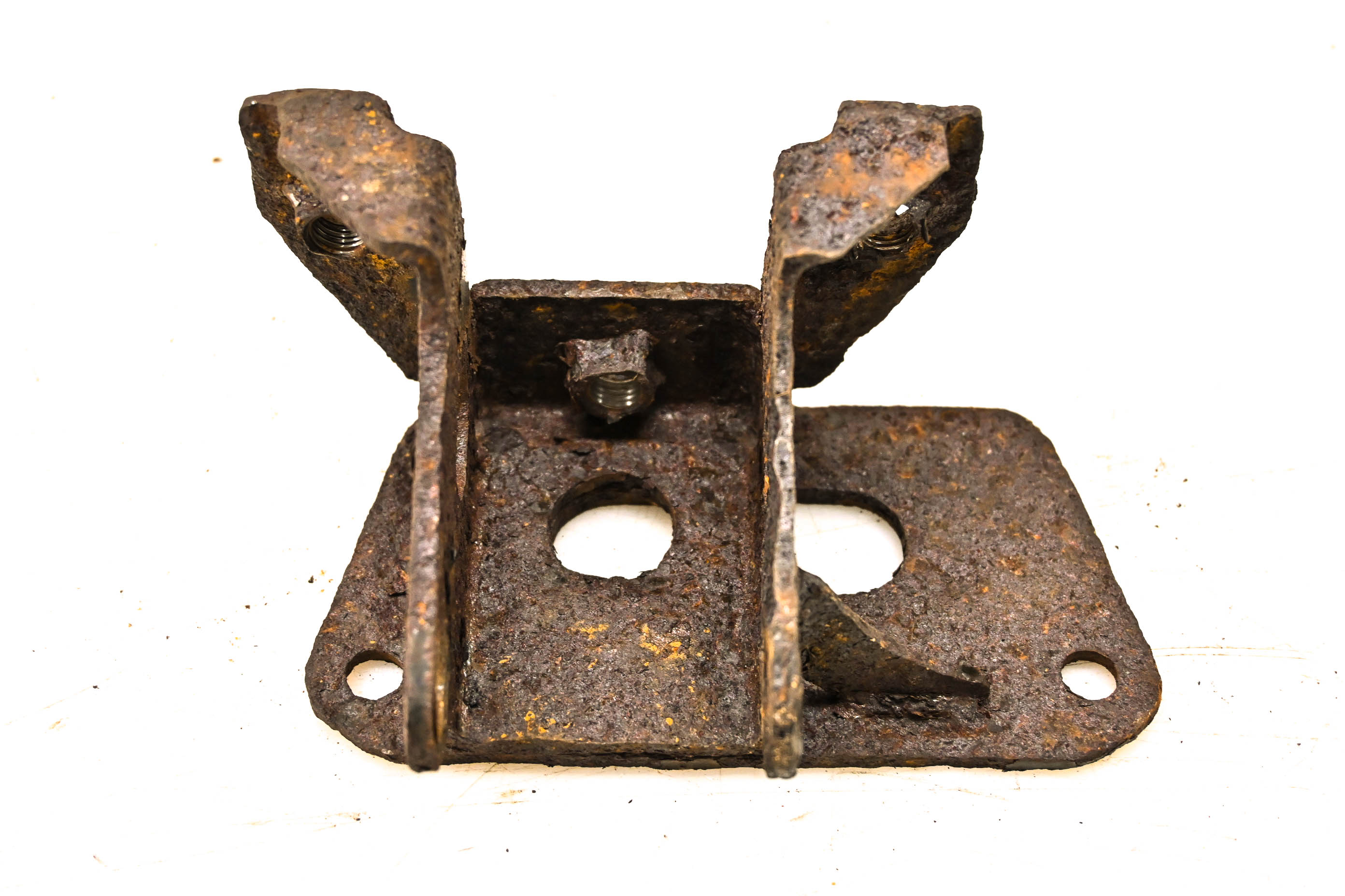 03 Kawasaki Mule 3010 4x4 Front Transmission Gearcase Bracket Mount KAF620