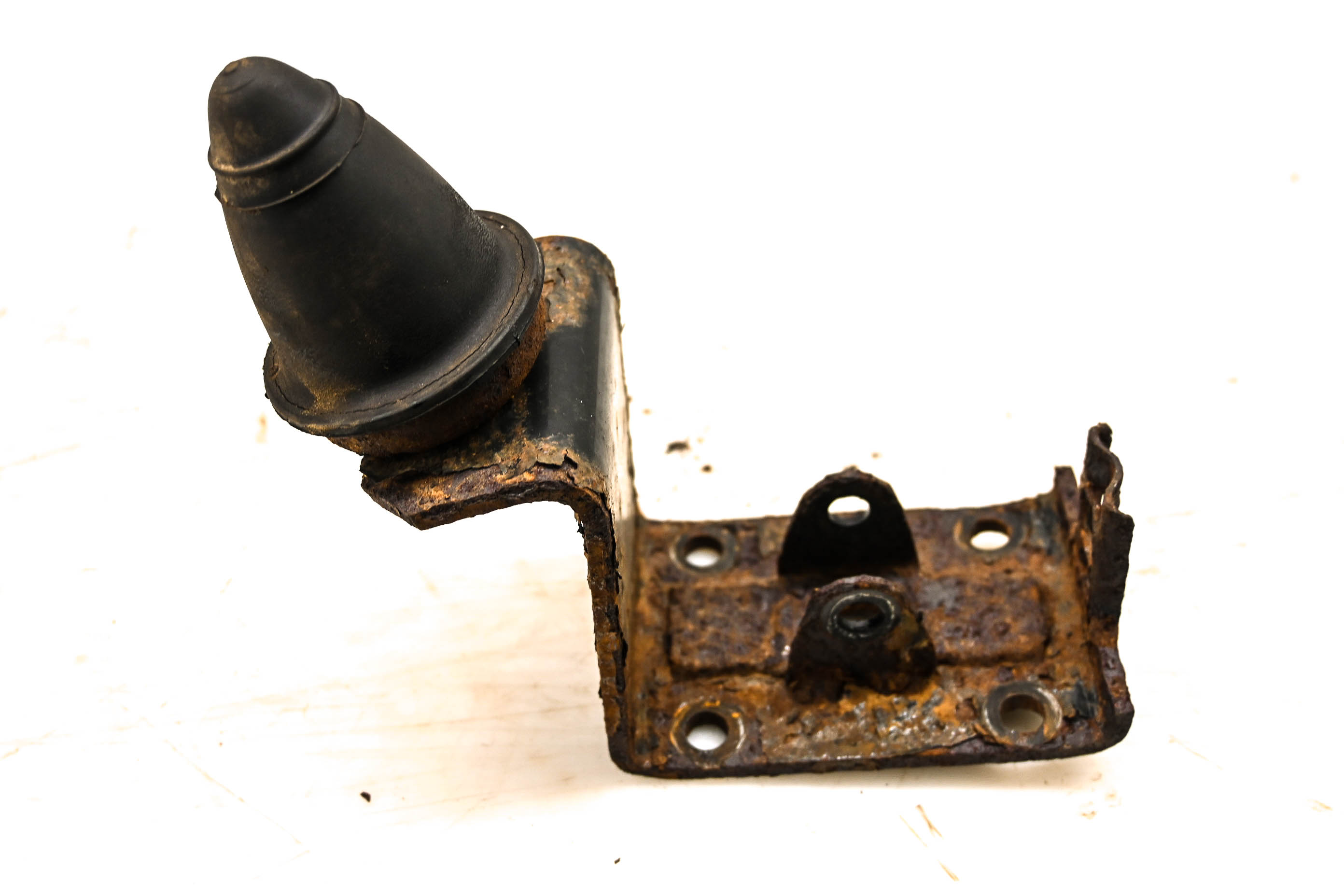 03 Kawasaki Mule 3010 4x4 Rear Shock Bracket Mount KAF620