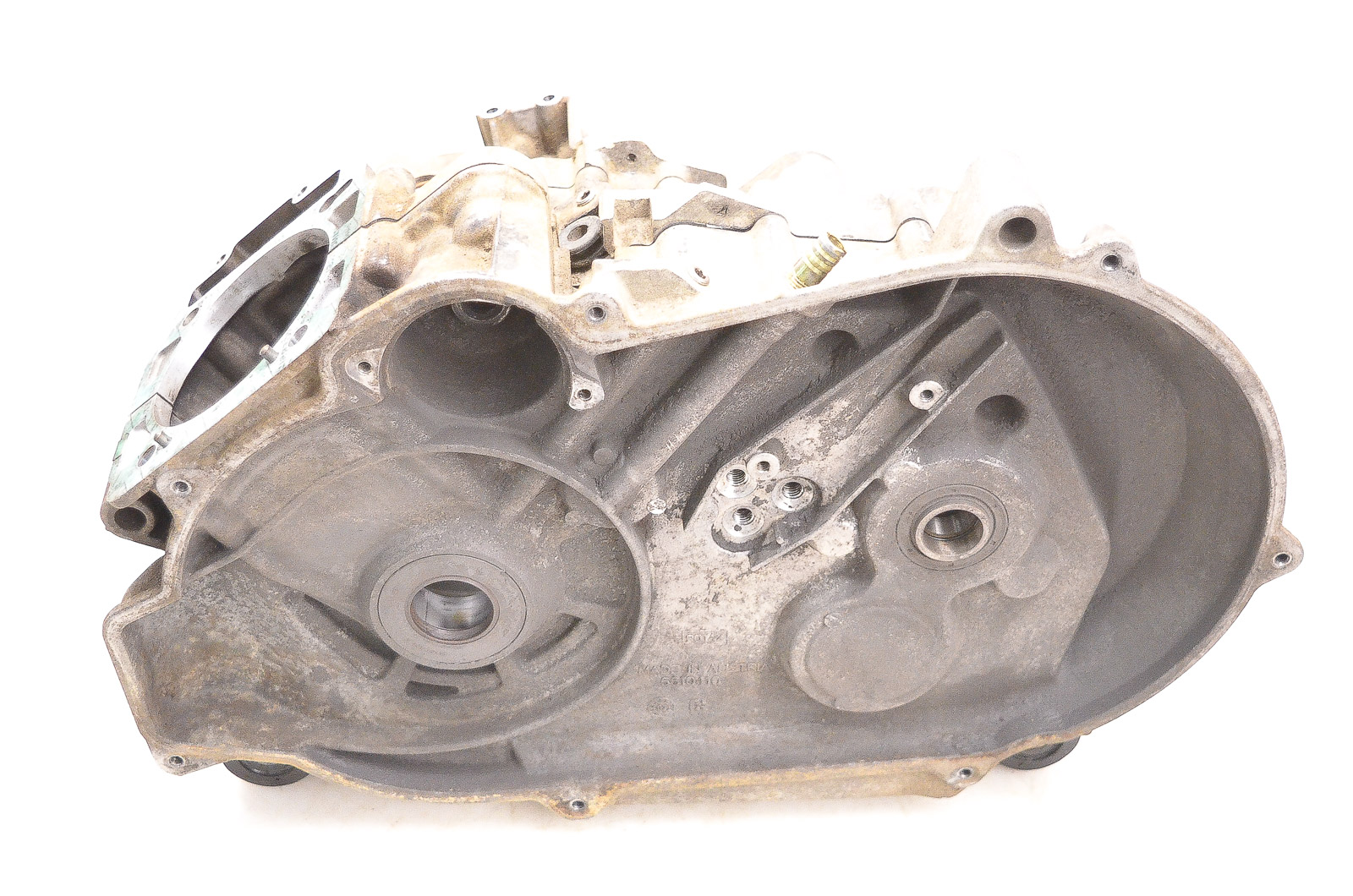 03 Can-Am Outlander 400 4x4 Crankcase Center Crank Case Bombardier