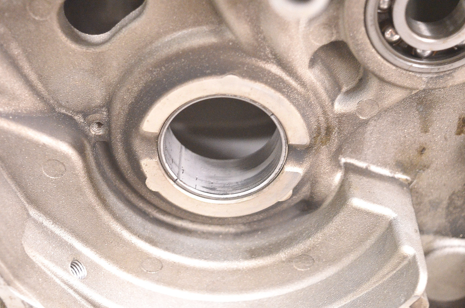 03 Can-Am Outlander 400 4x4 Crankcase Center Crank Case Bombardier