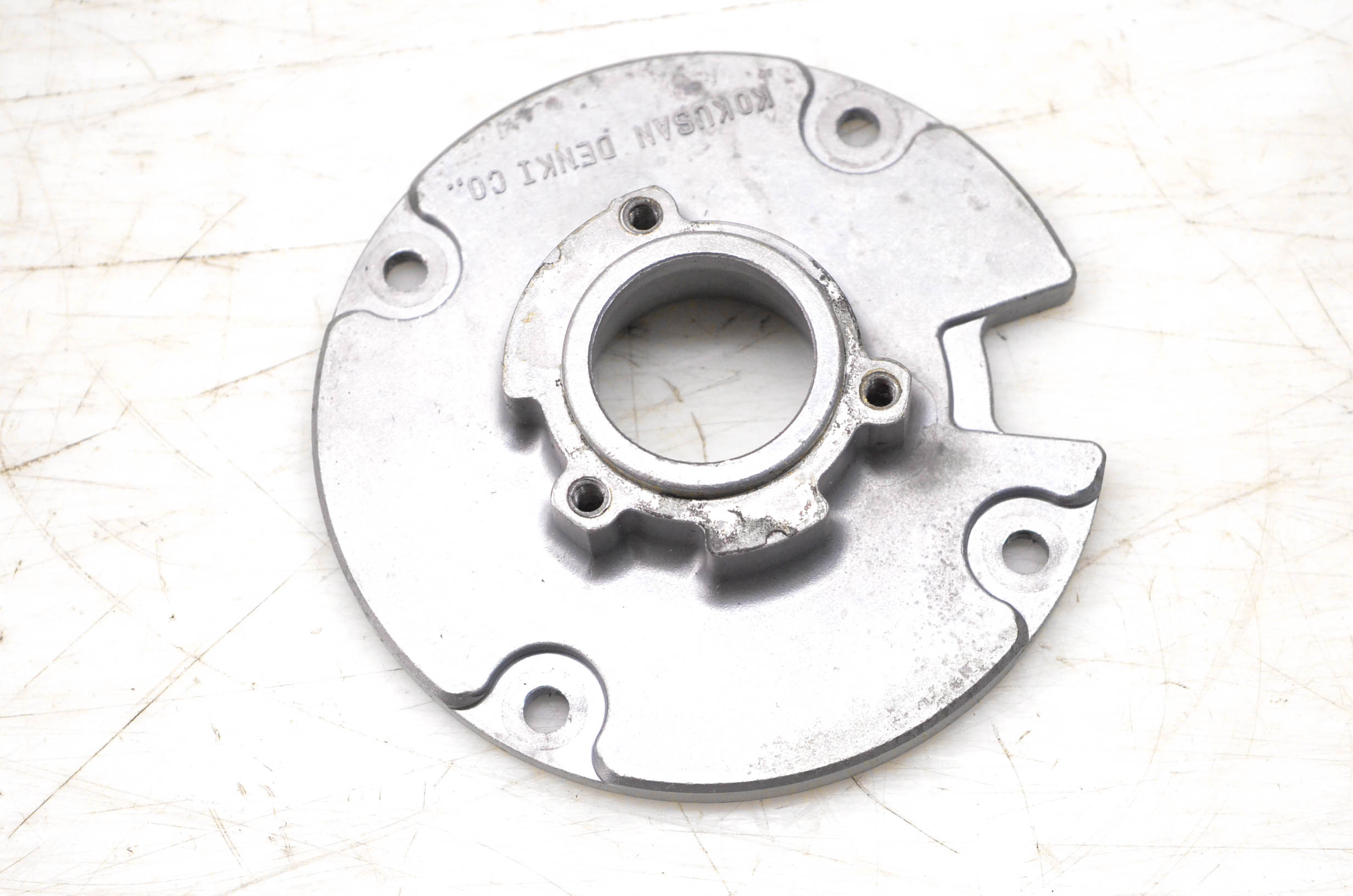 03 Arctic Cat ZR 900 Sno Pro Stator Bracket Mount 121"