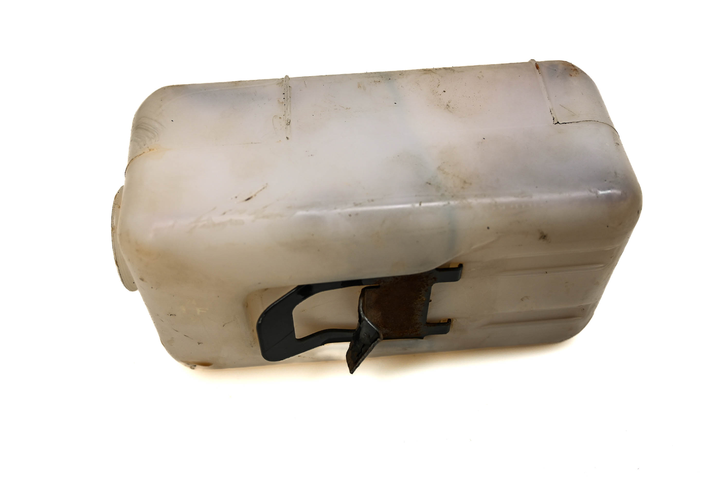 04 Kubota RTV900W Reservoir