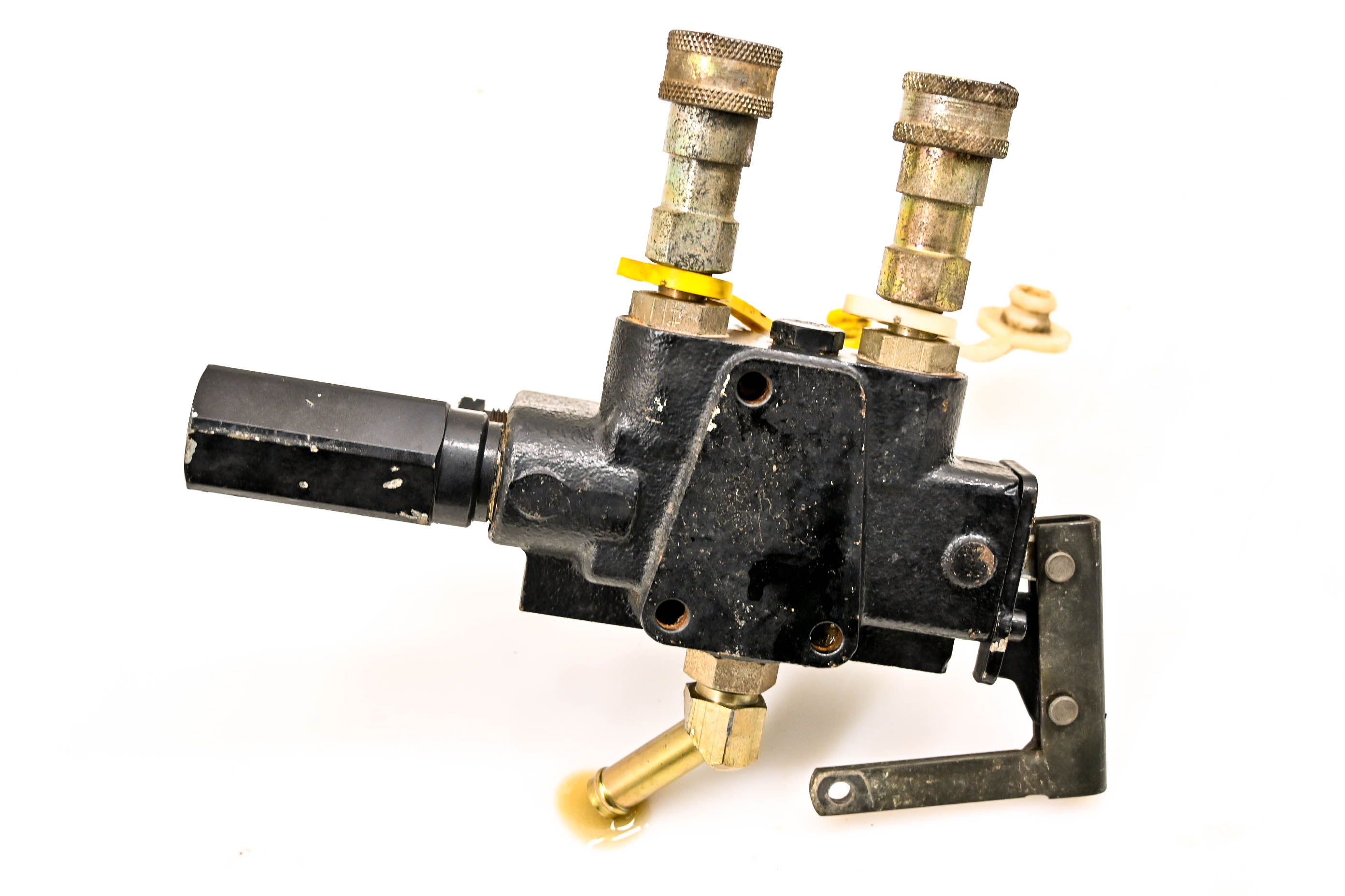 04 Kubota RTV900W Hydraulic Control Valve