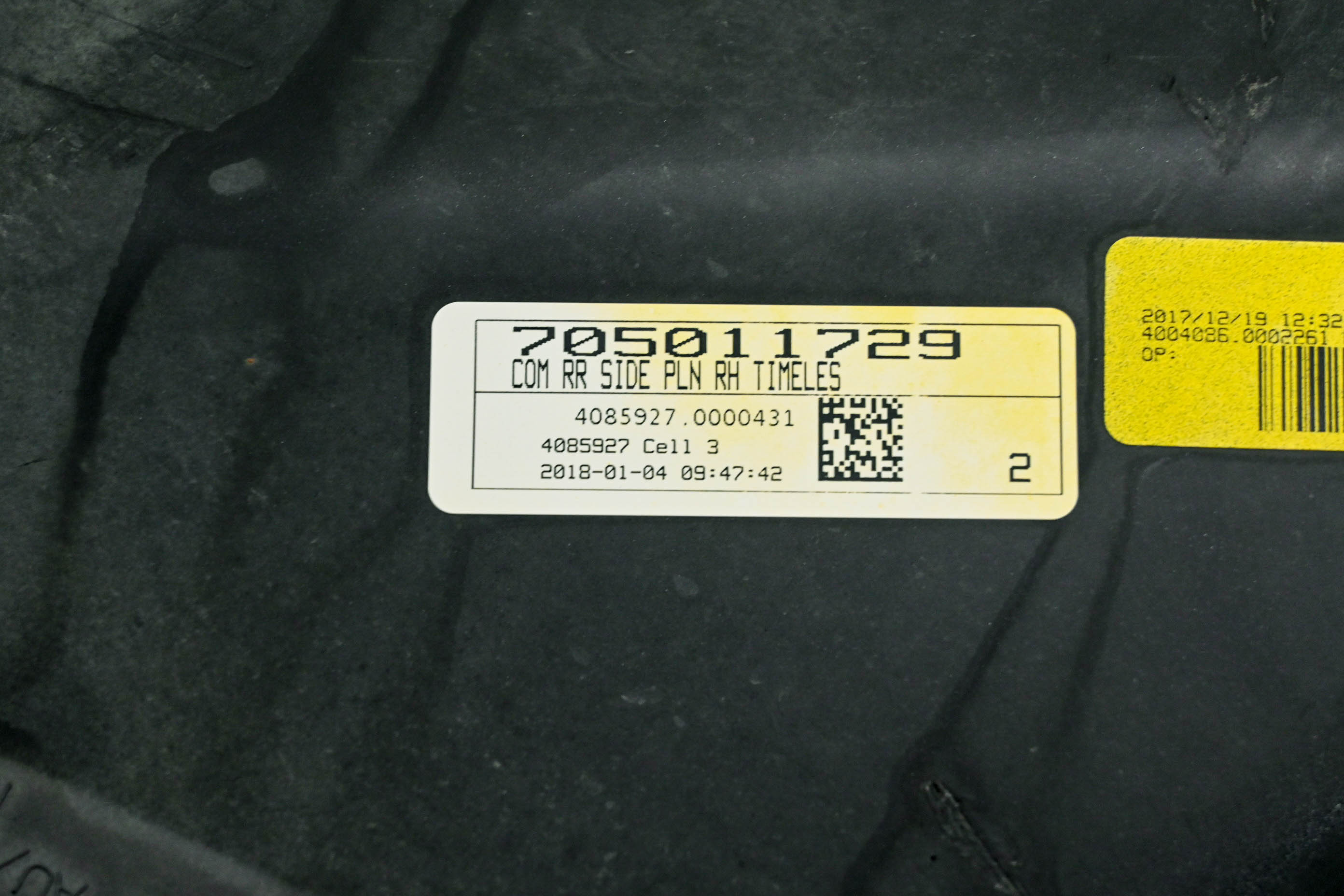 18 Can-Am Commander 1000R 4x4 Limited DPS Right Rear Panel