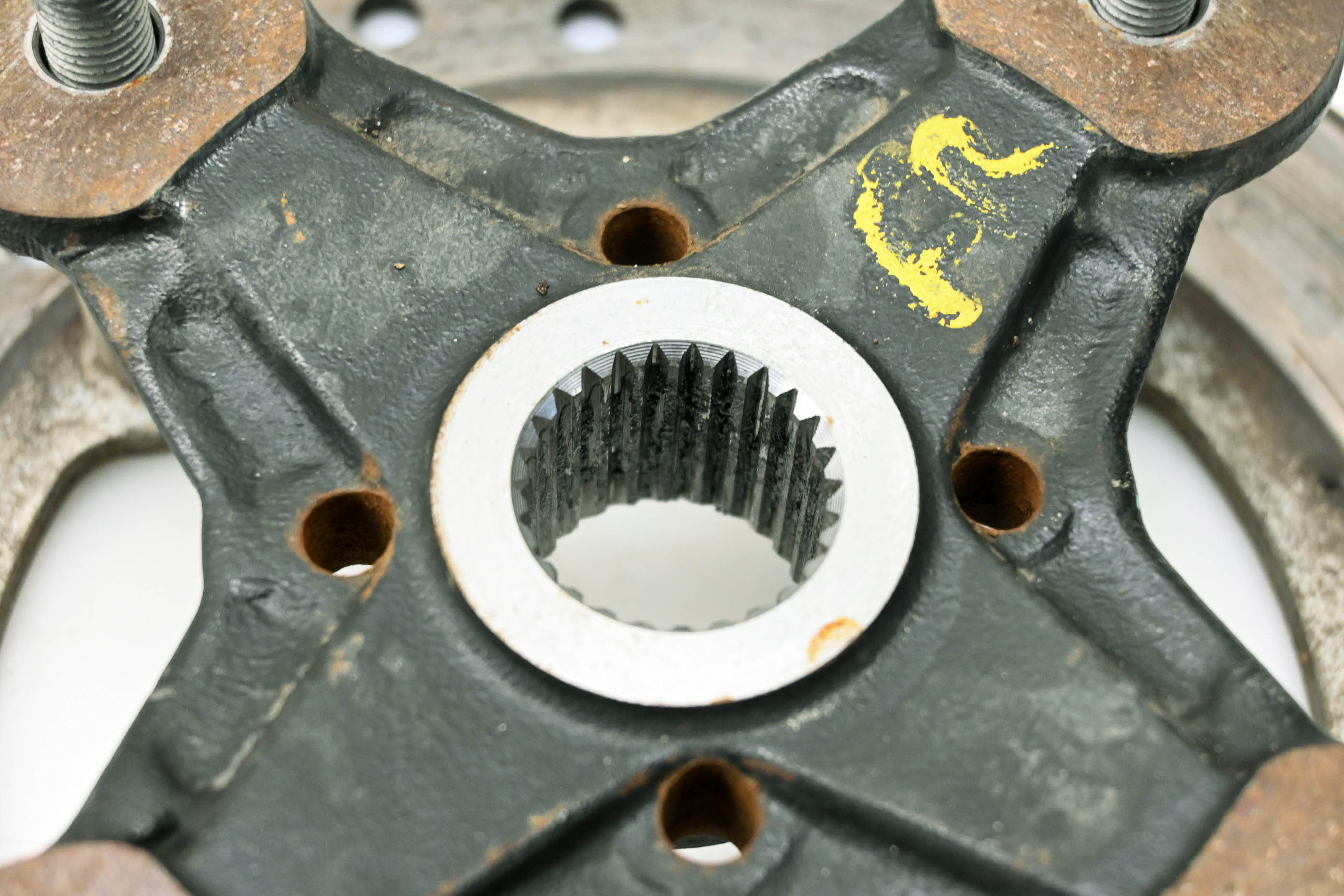 18 Can-Am Commander 1000R 4x4 Limited DPS Front Wheel Hub & Rotor Right