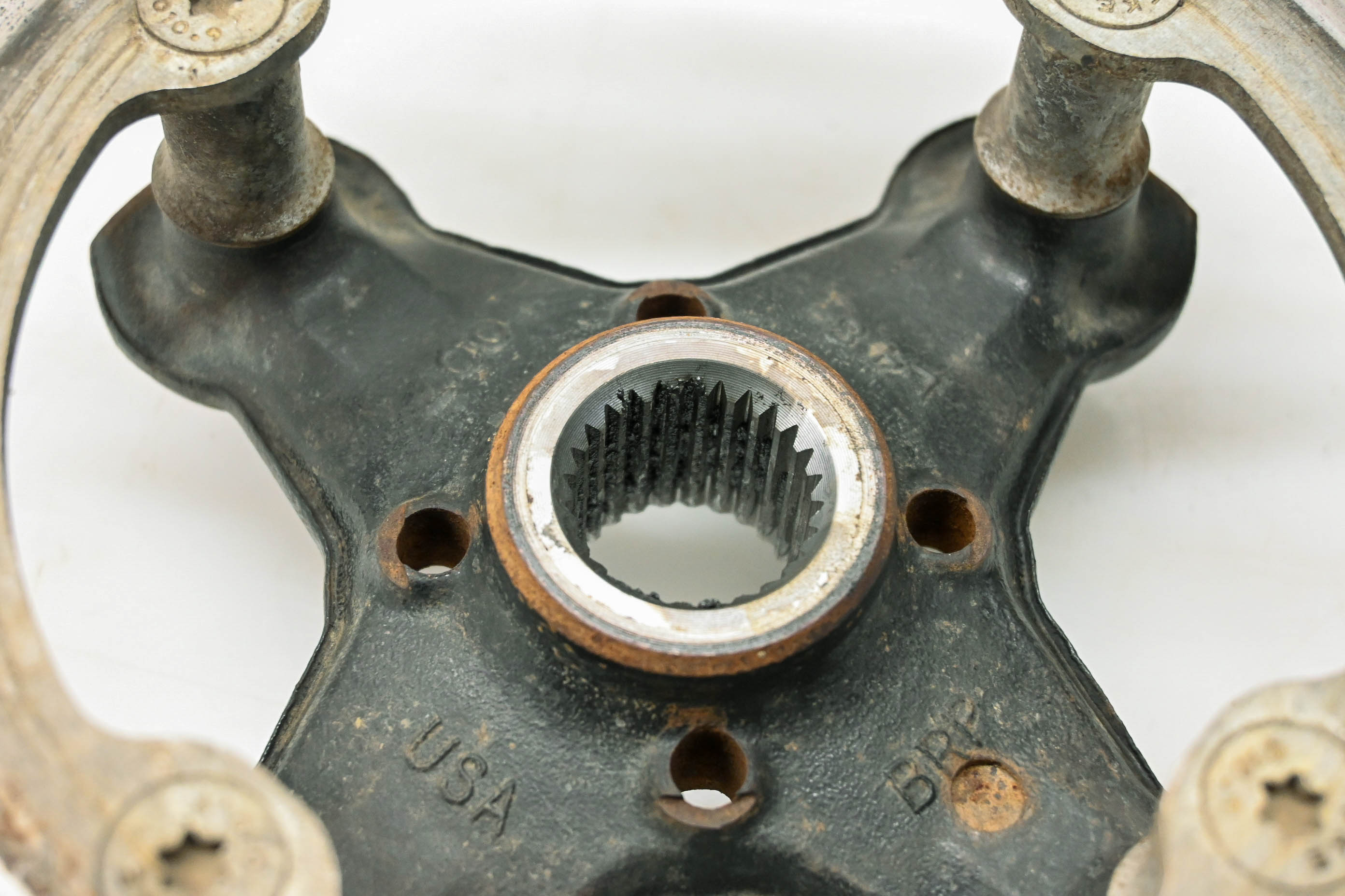 18 Can-Am Commander 1000R 4x4 Limited DPS Front Wheel Hub & Rotor Right
