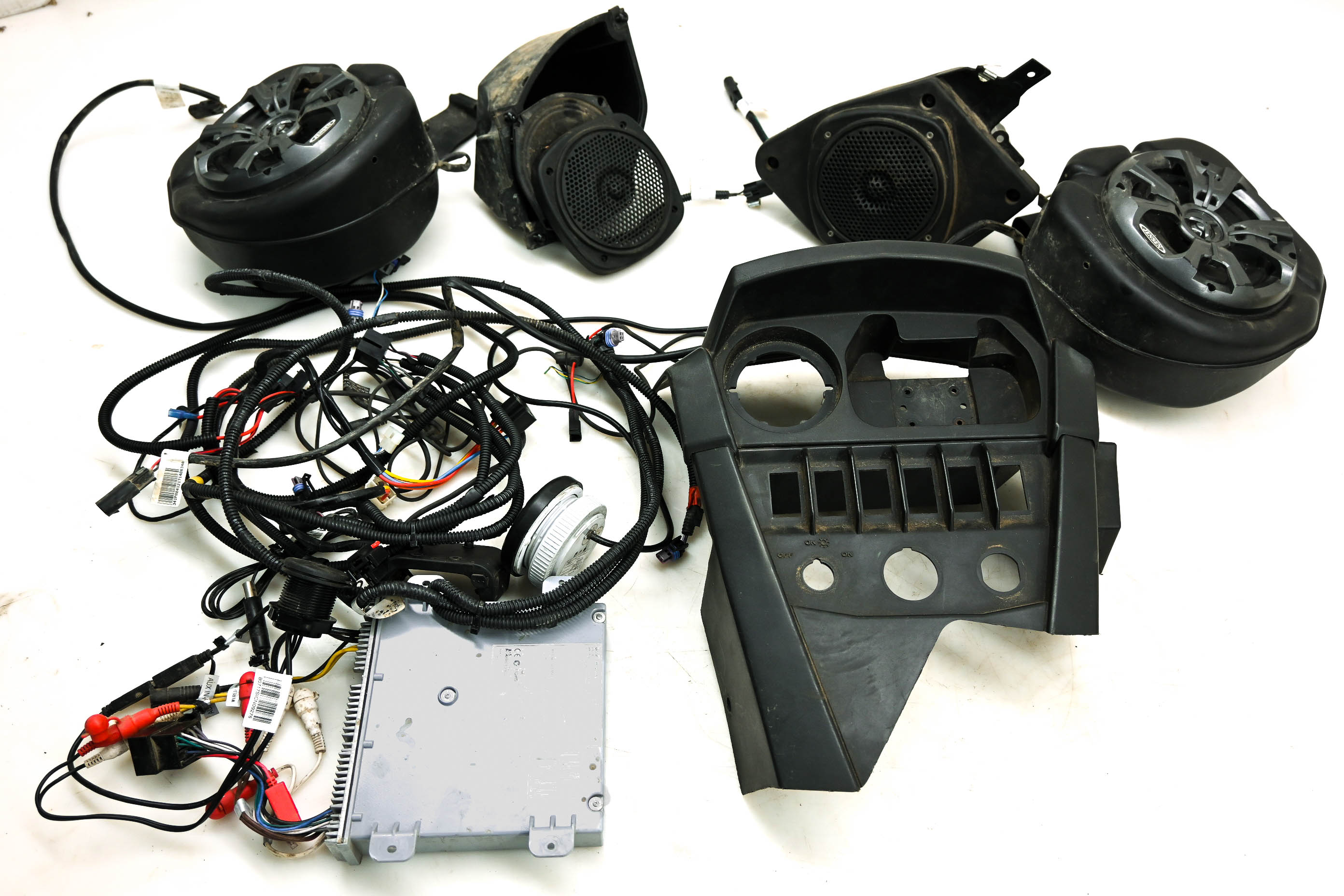 18 Can-Am Commander 1000R 4x4 Limited DPS Audio System Speakers