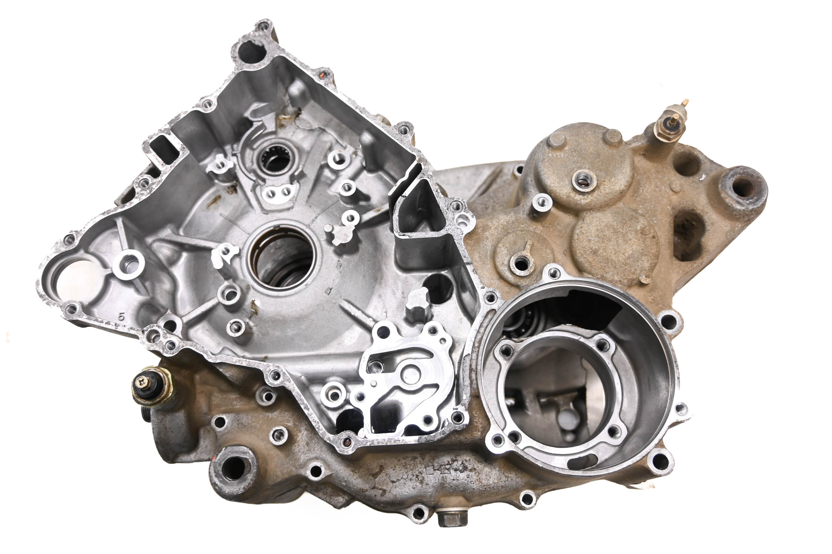 05 Arctic Cat 650 V2 4x4 Crankcase Center Crank Case